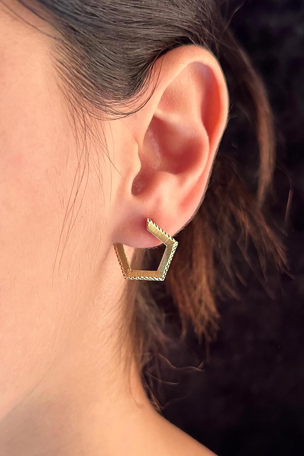 14 Ayar Altın Altıgen Desenli Küpe - Fiyonk Kuyumculuk (1)