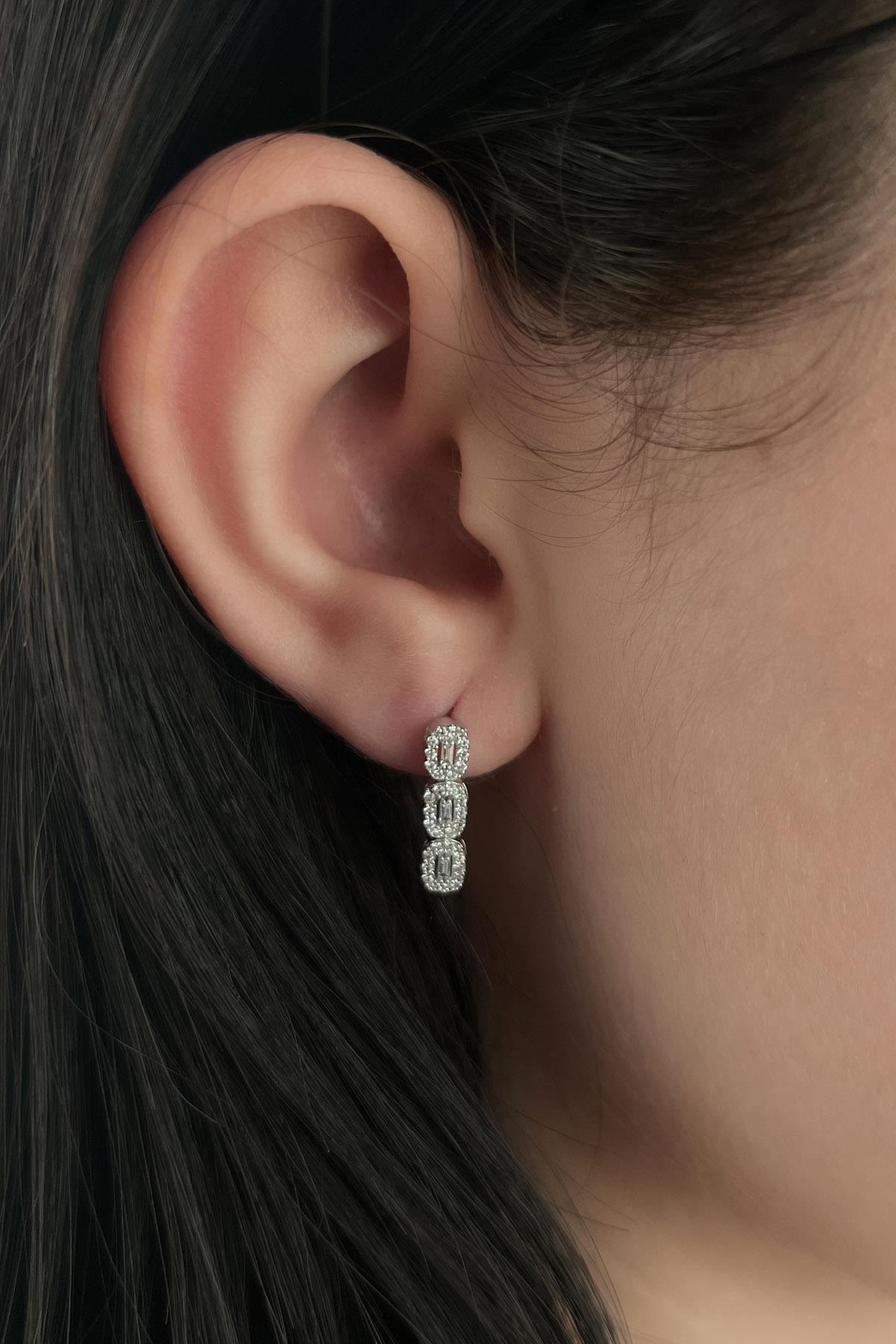 14 Ayar Altın Baget Dizisi Küpe - Fiyonk Kuyumculuk (1)