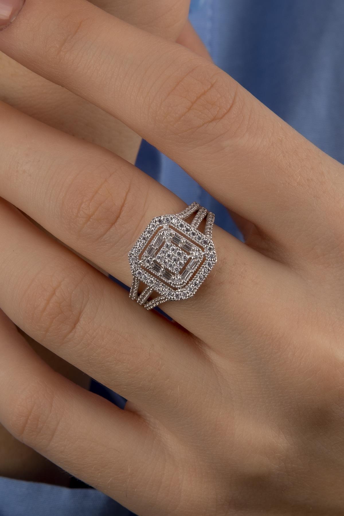 14 Ayar Altın Baget Kare Sıralı Yüzük 2 - Fiyonk Kuyumculuk (1)