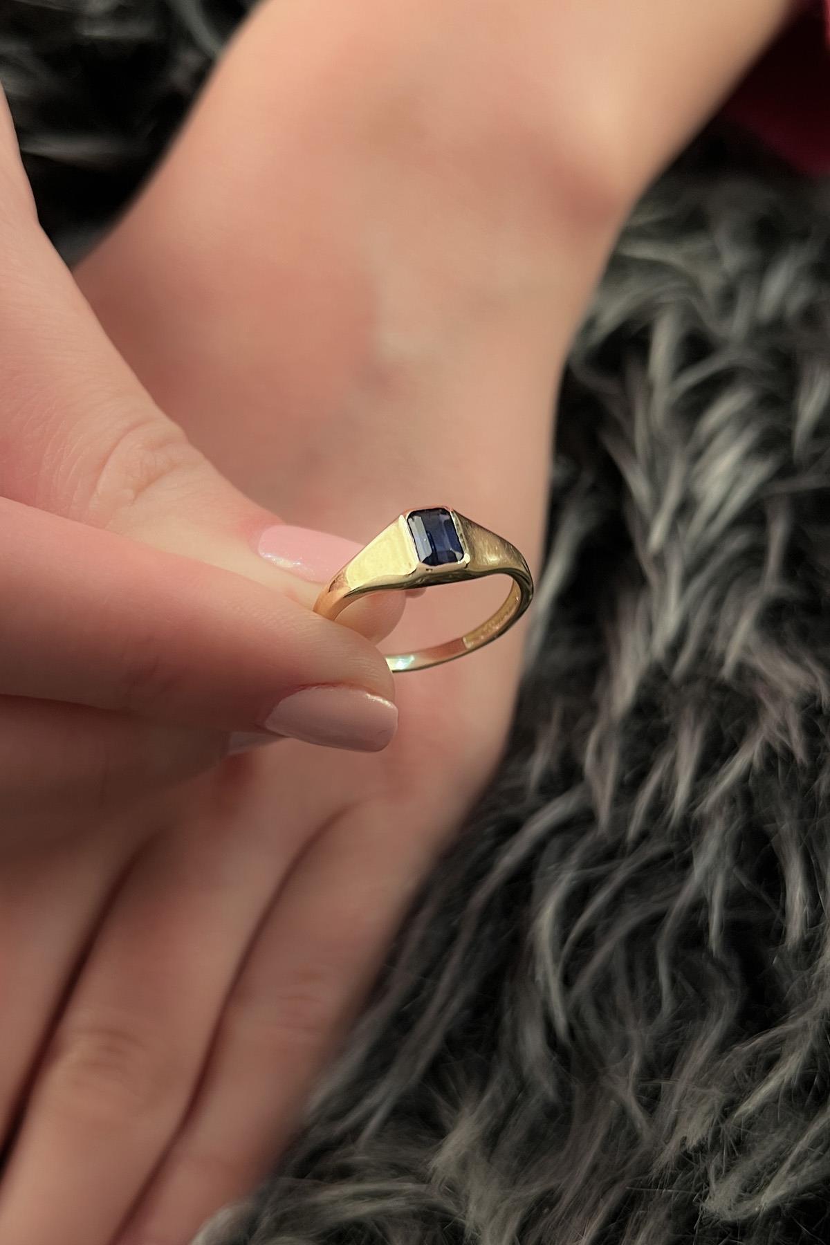 14 Ayar Altın Baget Kök Safir Detaylı Yüzük - Fiyonk Kuyumculuk (1)