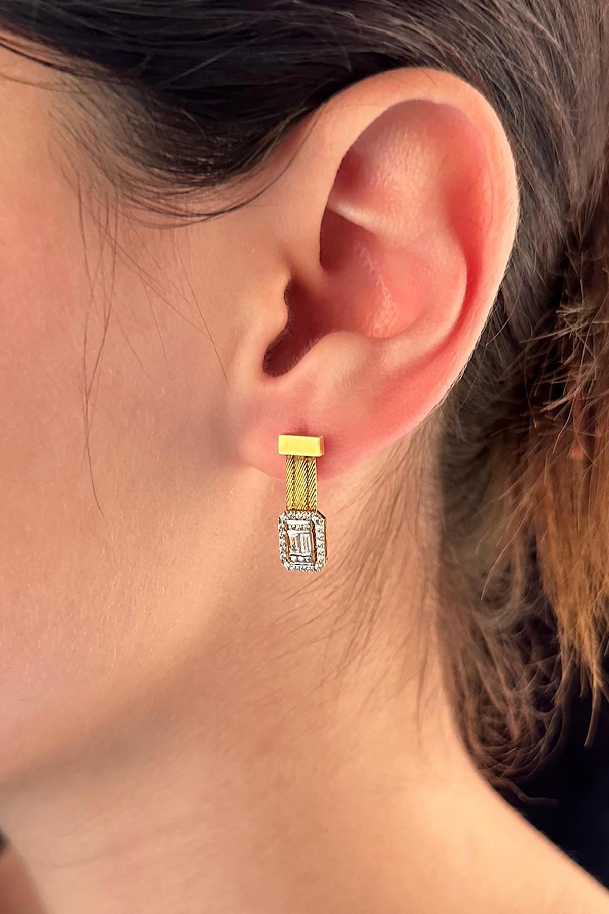 14 Ayar Altın Baget Taş Detaylı Hasır Küpe - Fiyonk Kuyumculuk