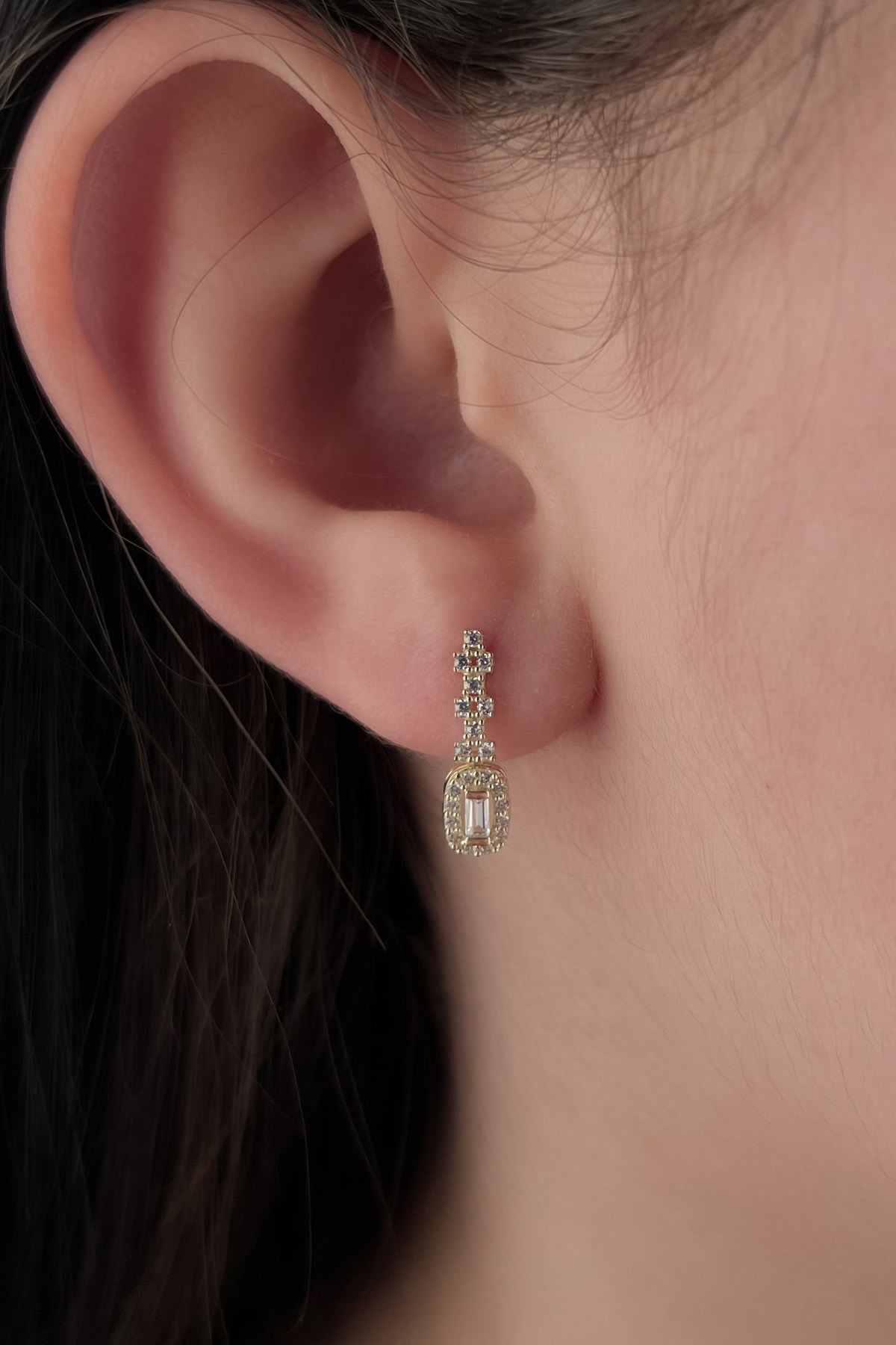 14 Ayar Altın Baget Taş Detaylı Küpe - Fiyonk Kuyumculuk (1)