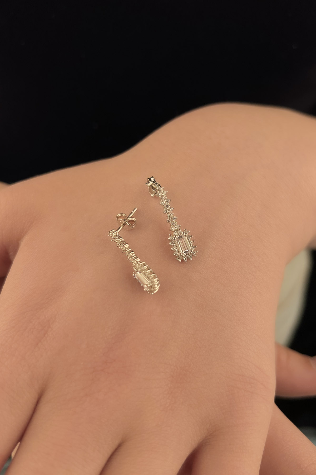 14 Ayar Altın Baget Taş Detaylı Küpe - Fiyonk Kuyumculuk (1)