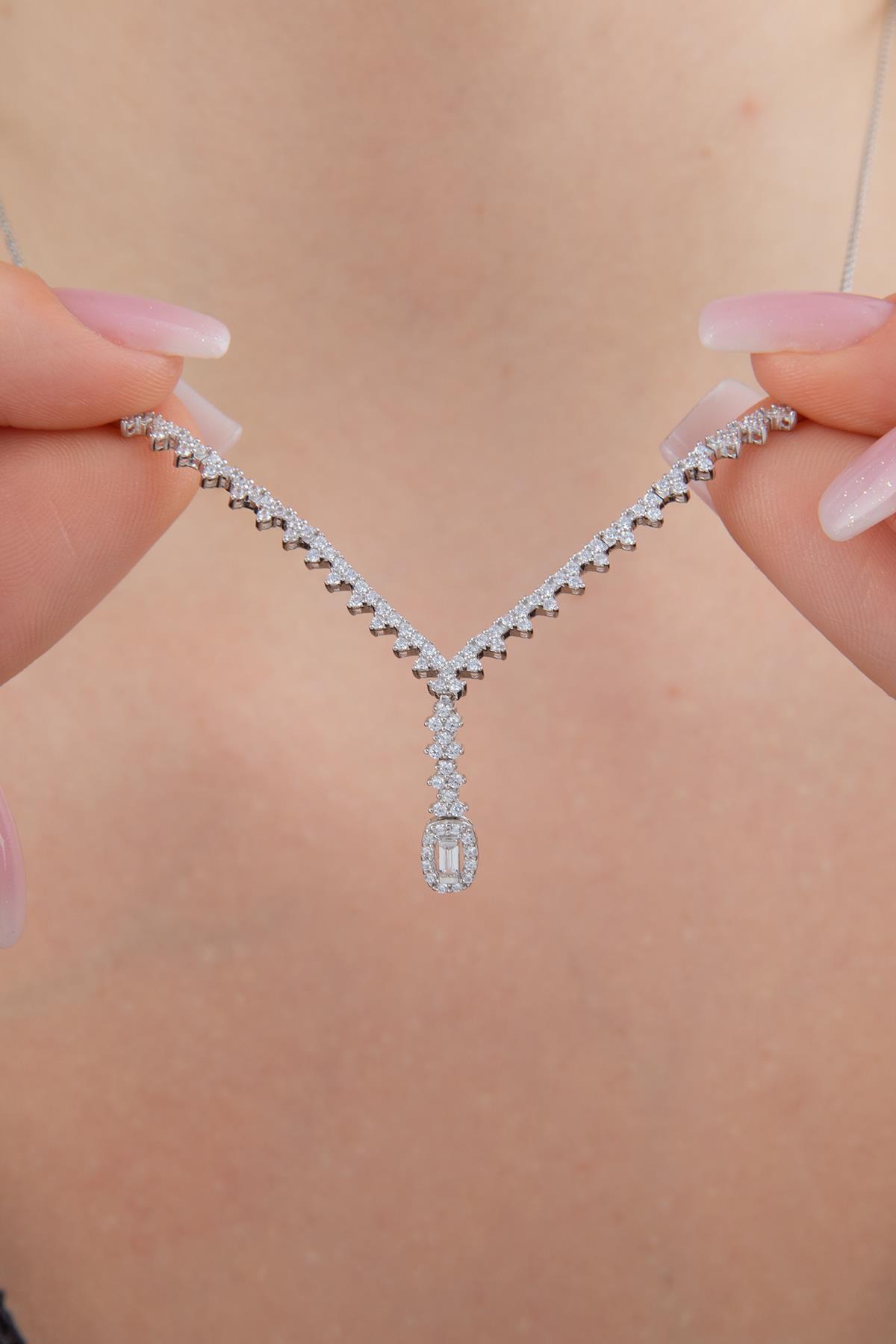 14 Ayar Altın Baget Taş Detaylı Zincirli Kolye - Fiyonk Kuyumculuk (1)