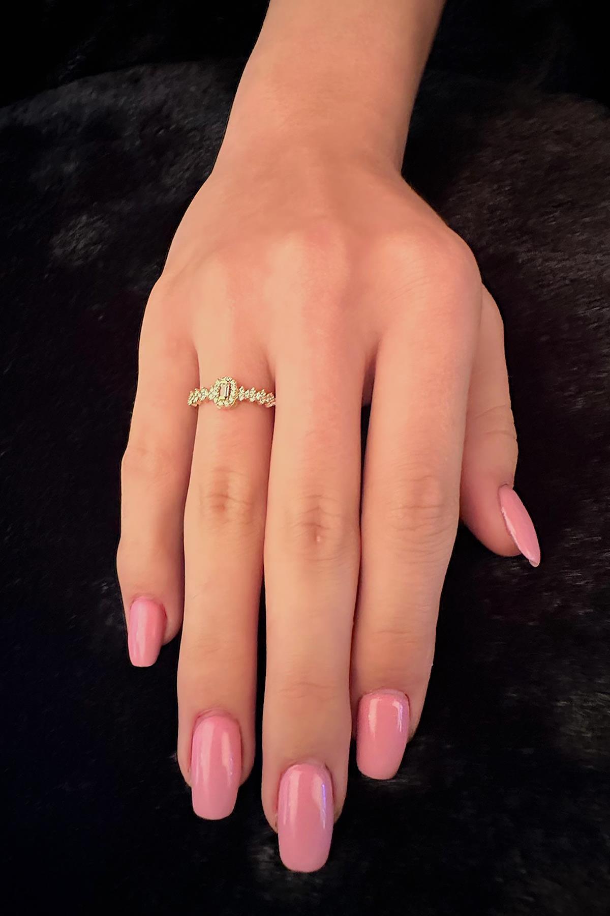 14 Ayar Altın Baget Taş Yüzük - Fiyonk Kuyumculuk