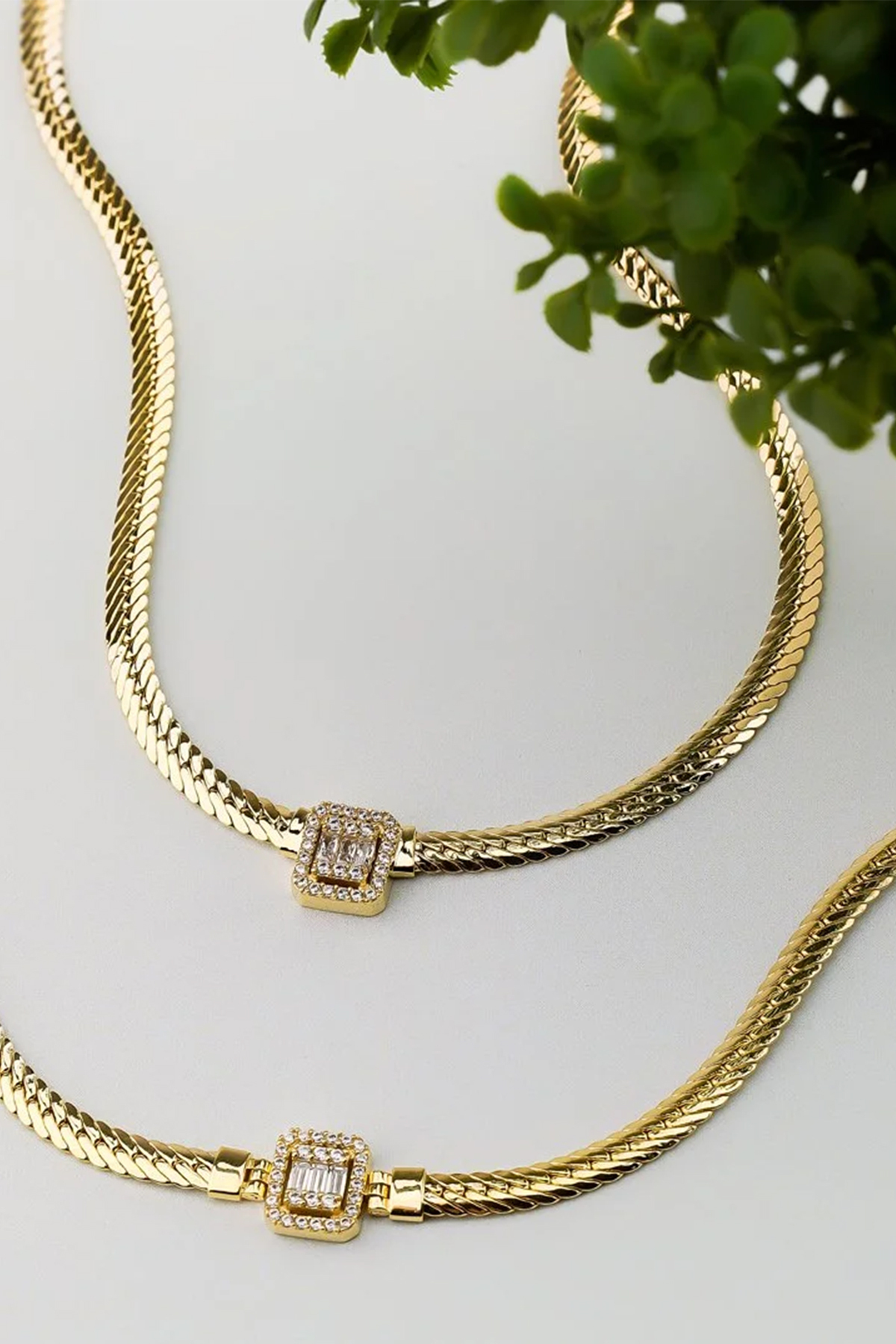 14 Ayar Altın Baget Taşlı Balıksırtı Bileklik - Fiyonk Kuyumculuk (1)