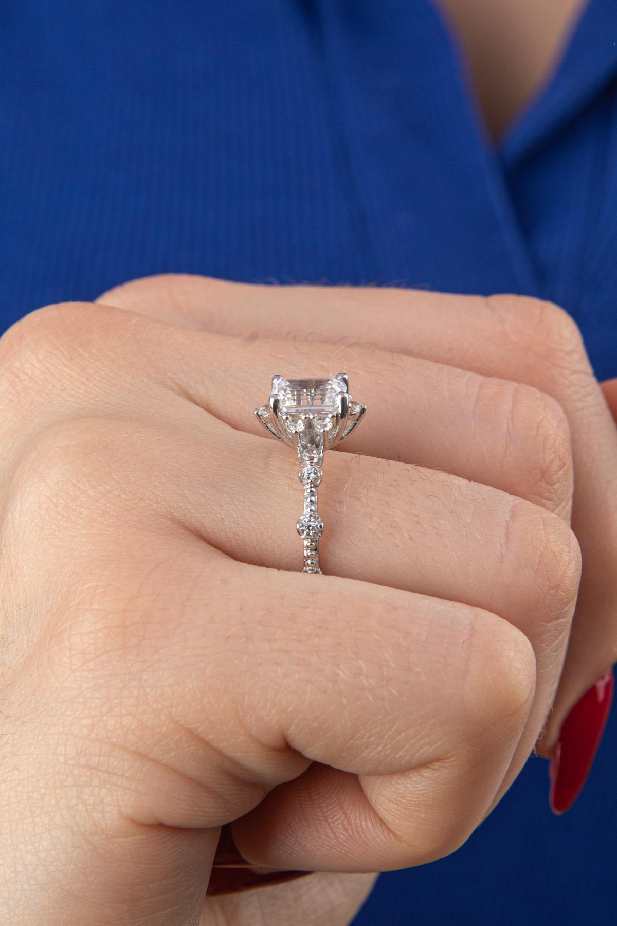 14 Ayar Altın Baget Taşlı Lotus Yüzük - Fiyonk Kuyumculuk (1)