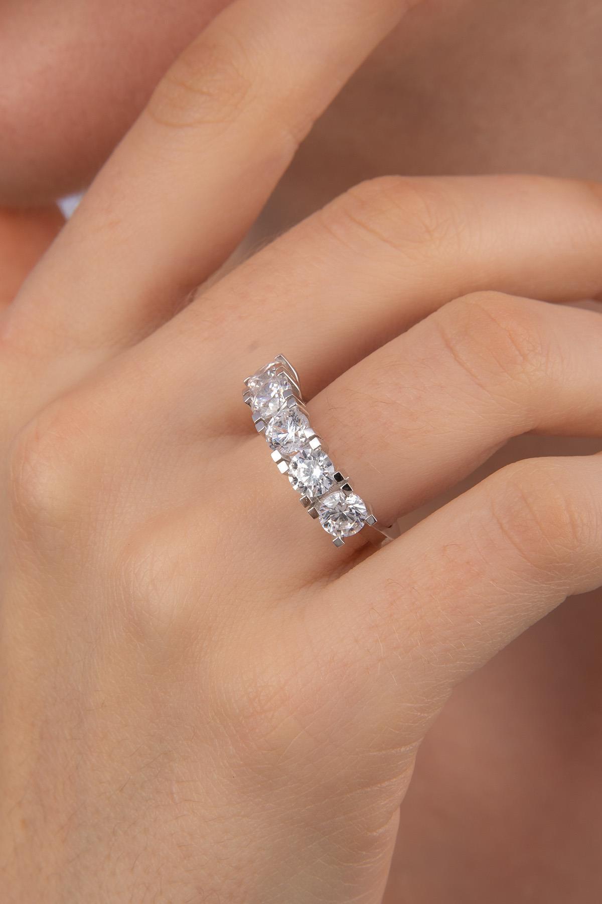 14 Ayar Altın Beştaş Yüzük 8 - Fiyonk Kuyumculuk