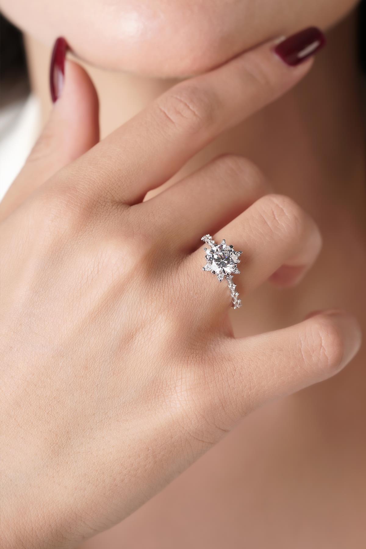 14 Ayar Altın Beyaz Lotus Tektaş Yüzük - Fiyonk Kuyumculuk (1)