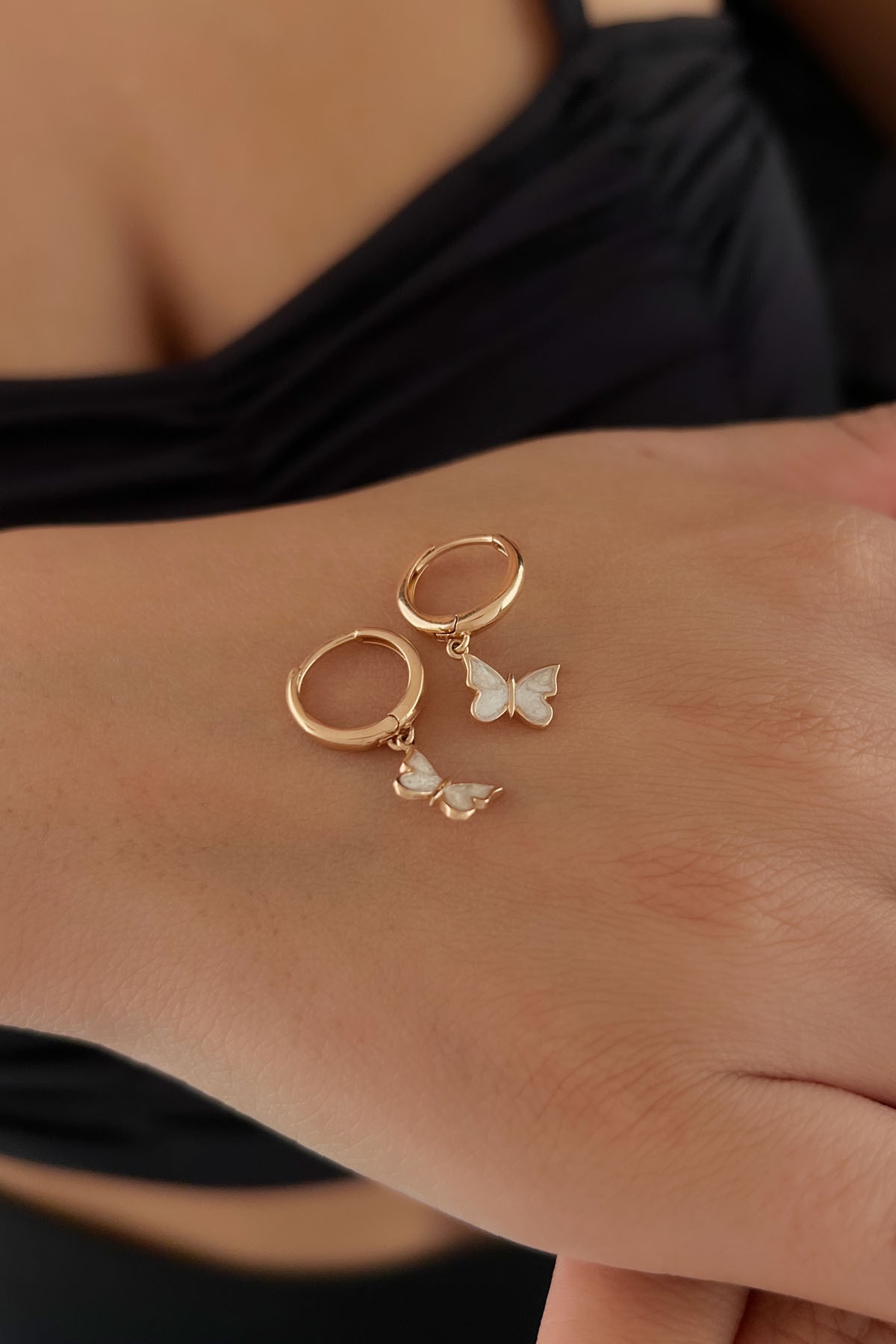 14 Ayar Altın Beyaz Mineli Kelebek Halka Küpe - Fiyonk Kuyumculuk (1)