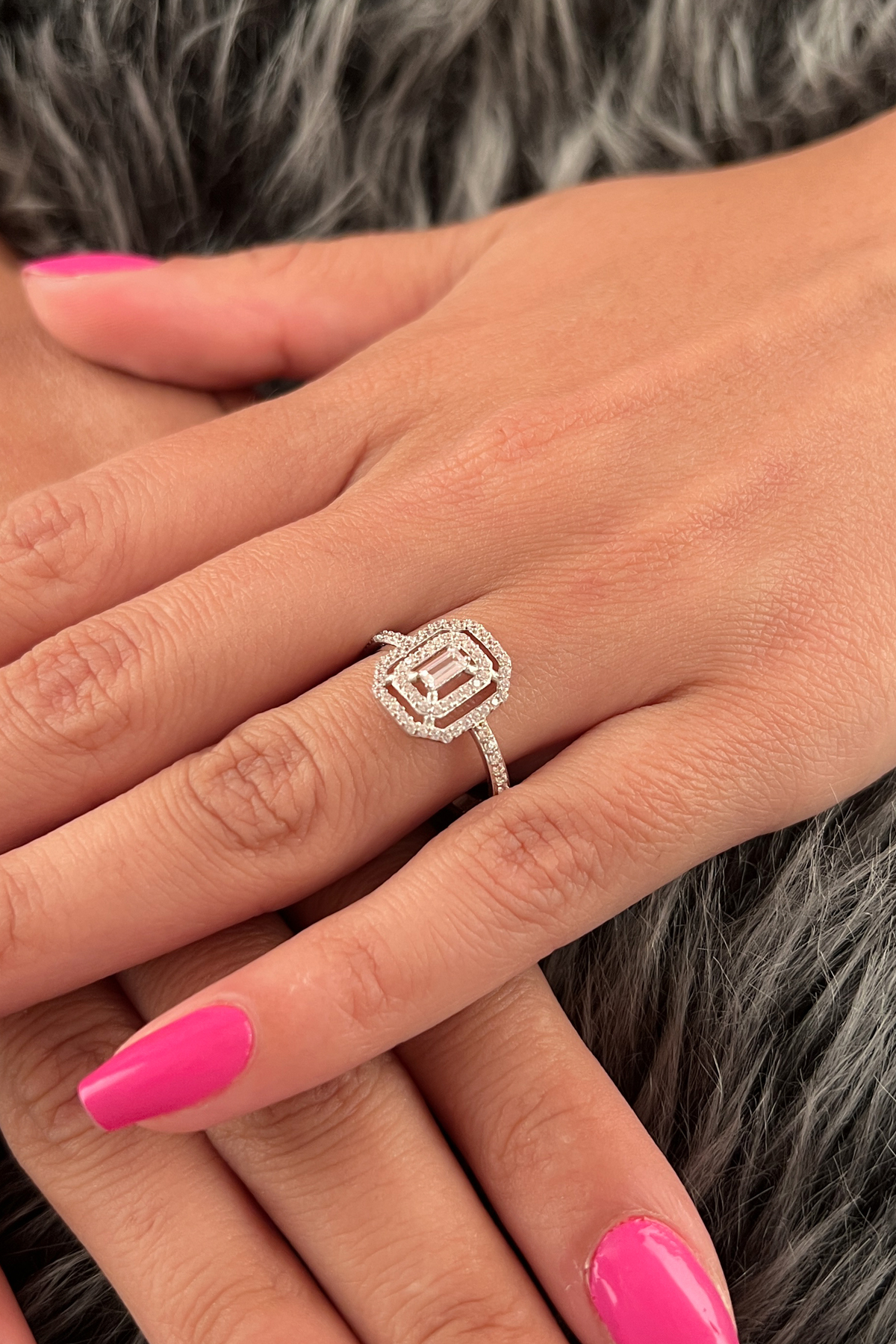 14 Ayar Altın Beyaz Şerit Detaylı Baget Yüzük - Fiyonk Kuyumculuk (1)