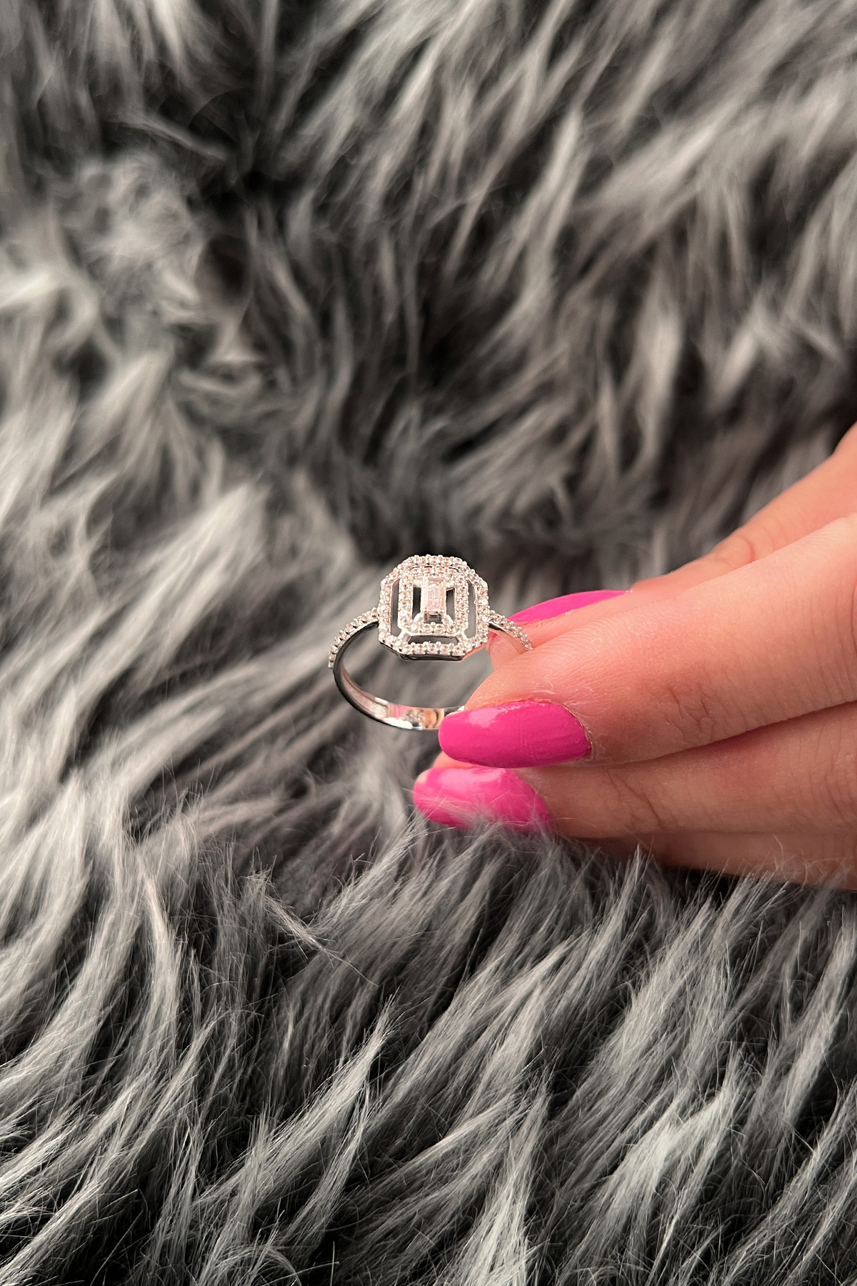 14 Ayar Altın Beyaz Şerit Detaylı Baget Yüzük - Fiyonk Kuyumculuk (1)