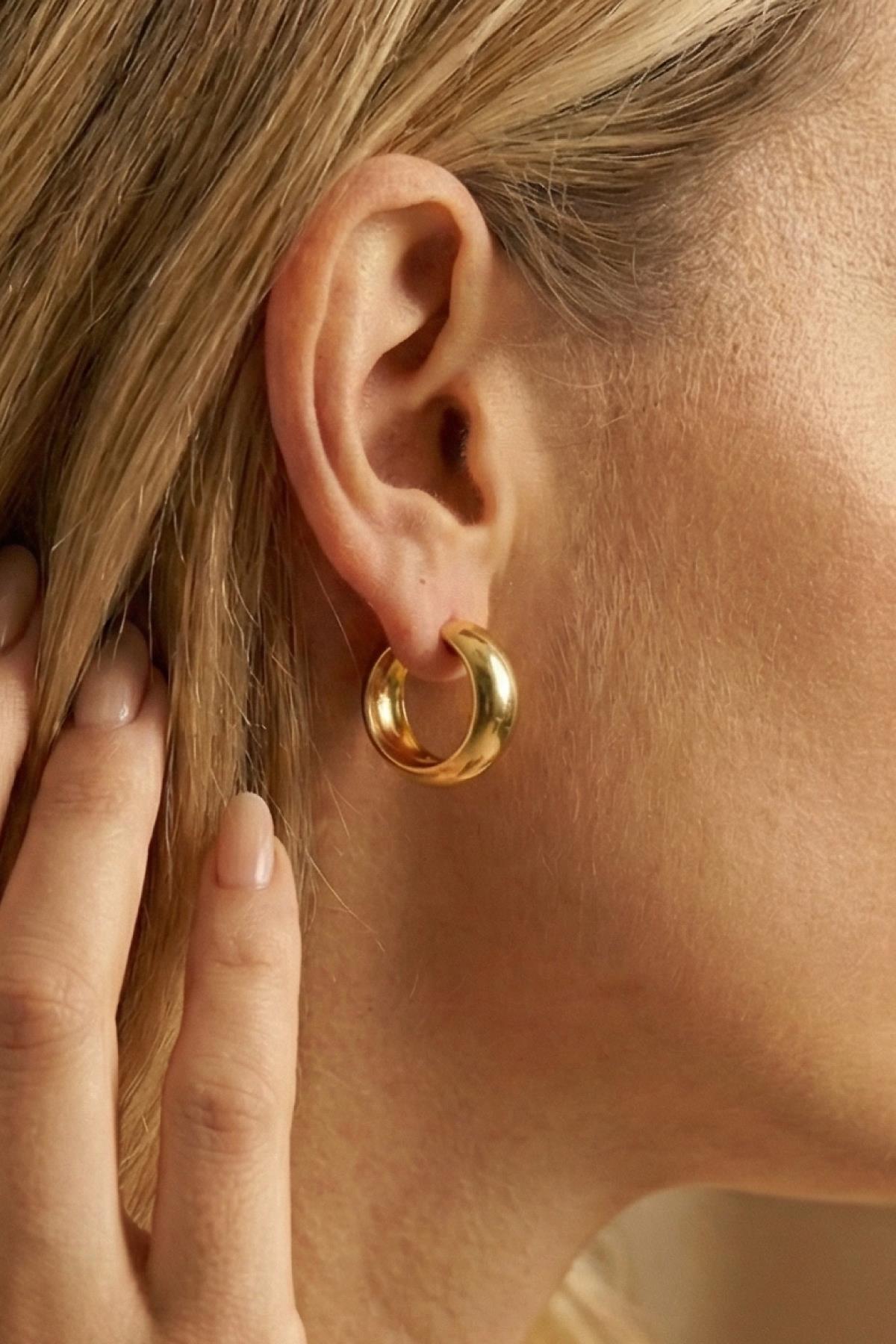 14 Ayar Altın Bombeli Geniş Halka Küpe - Fiyonk Kuyumculuk (1)