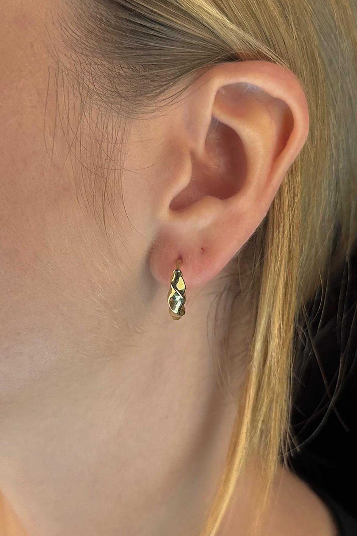 14 Ayar Altın Dalgalı Küpe - Fiyonk Kuyumculuk (1)