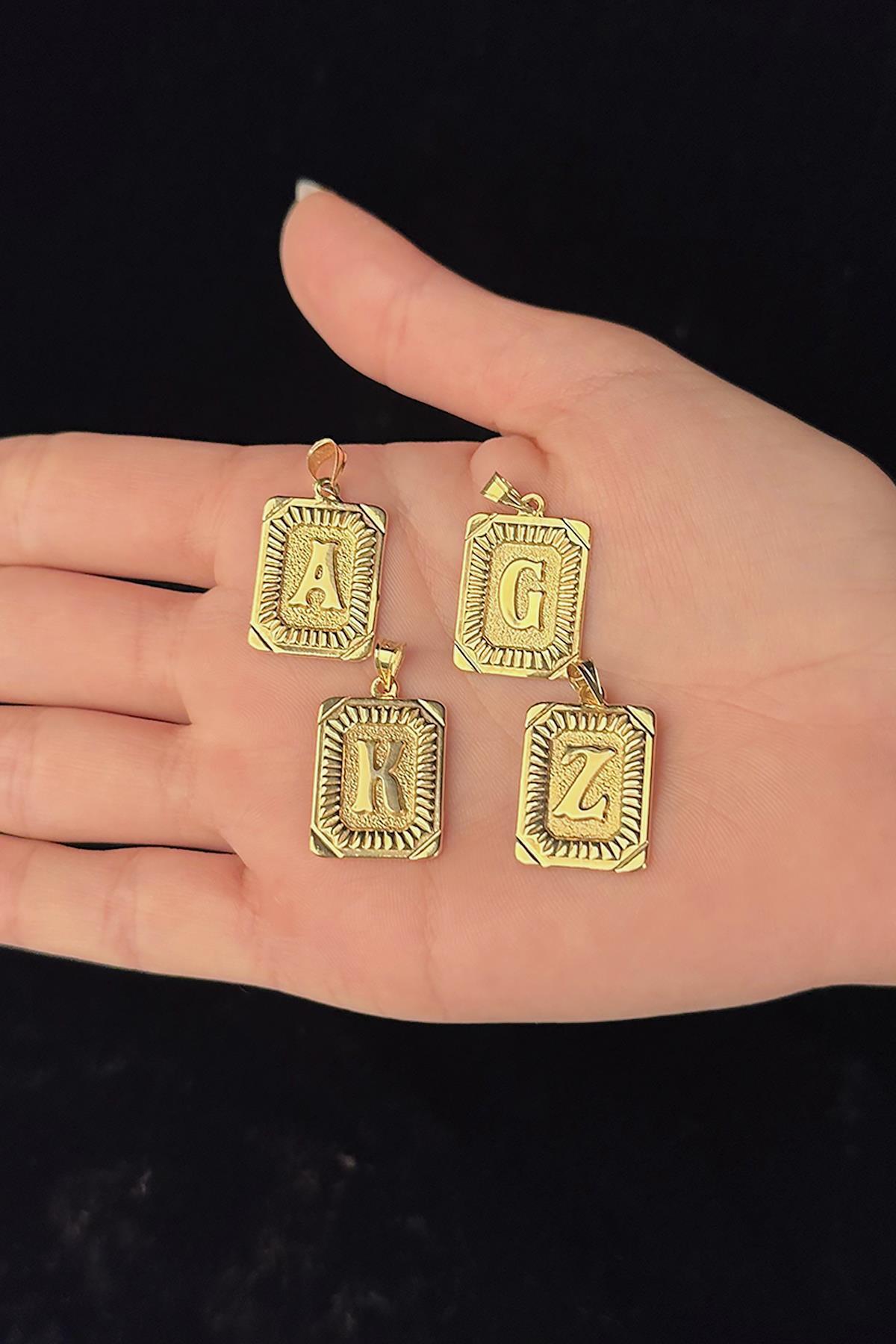 14 Ayar Altın Dikdörtgen Plaka Harf Kolye Ucu