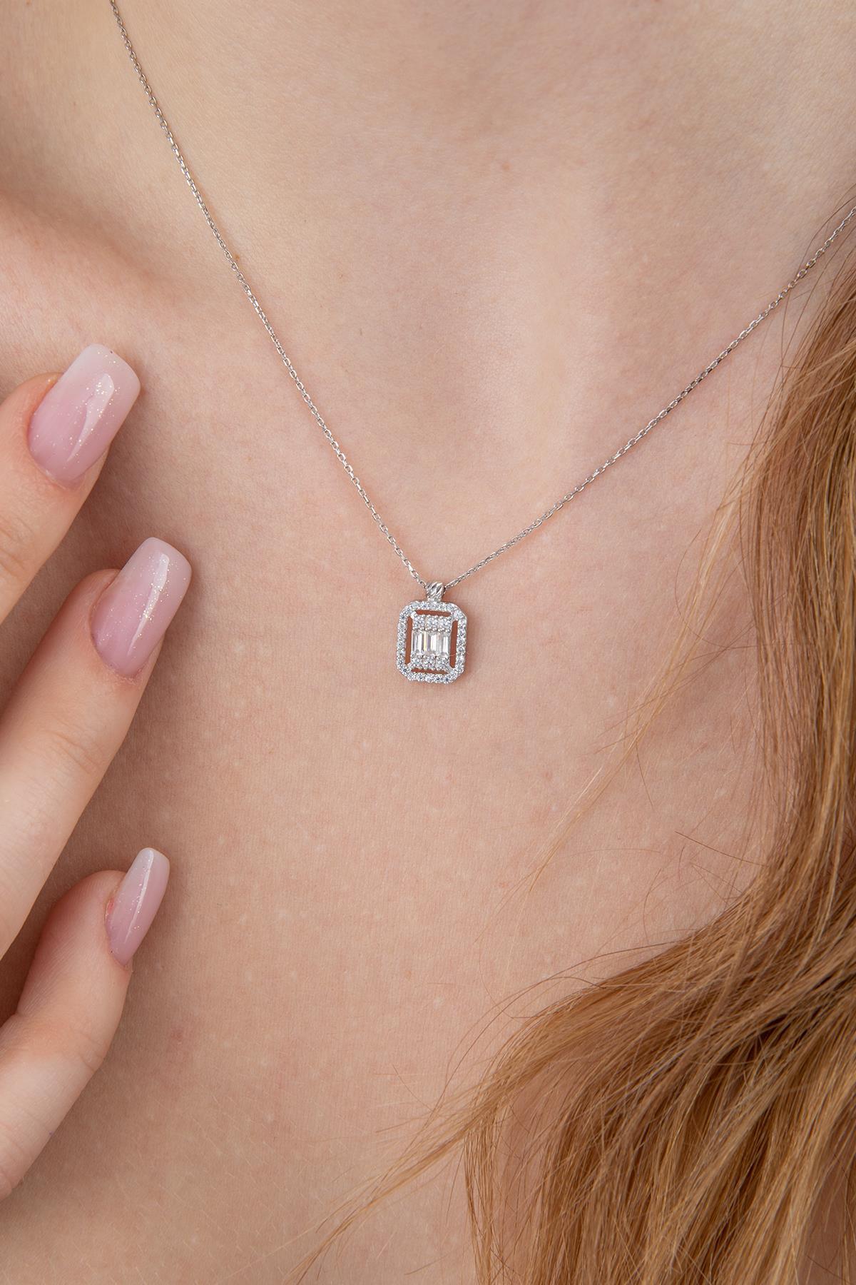 14 Ayar Altın Dorika Top Detaylı Baget Kolye - Fiyonk Kuyumculuk