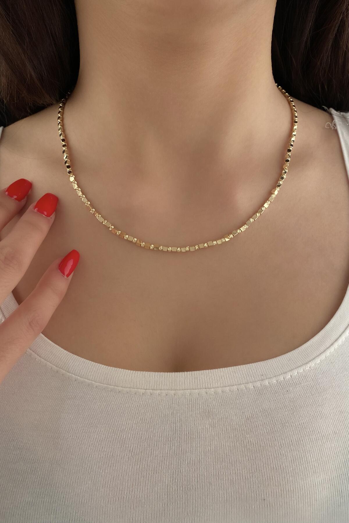 14 Ayar Altın Dorika Top Detaylı Küp Kolye - Fiyonk Kuyumculuk (1)