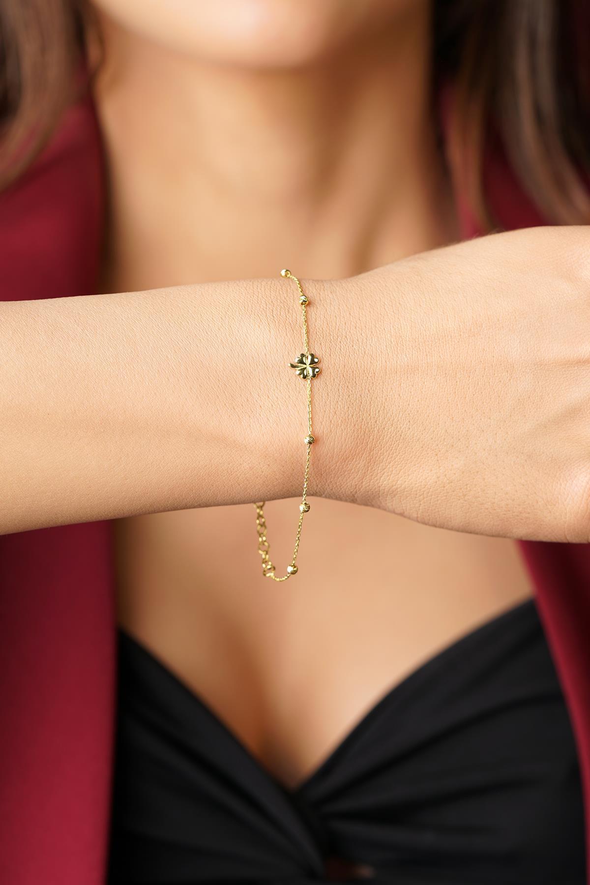 14 Ayar Altın Dorika Top Detaylı Yonca Bileklik - Fiyonk Kuyumculuk (1)