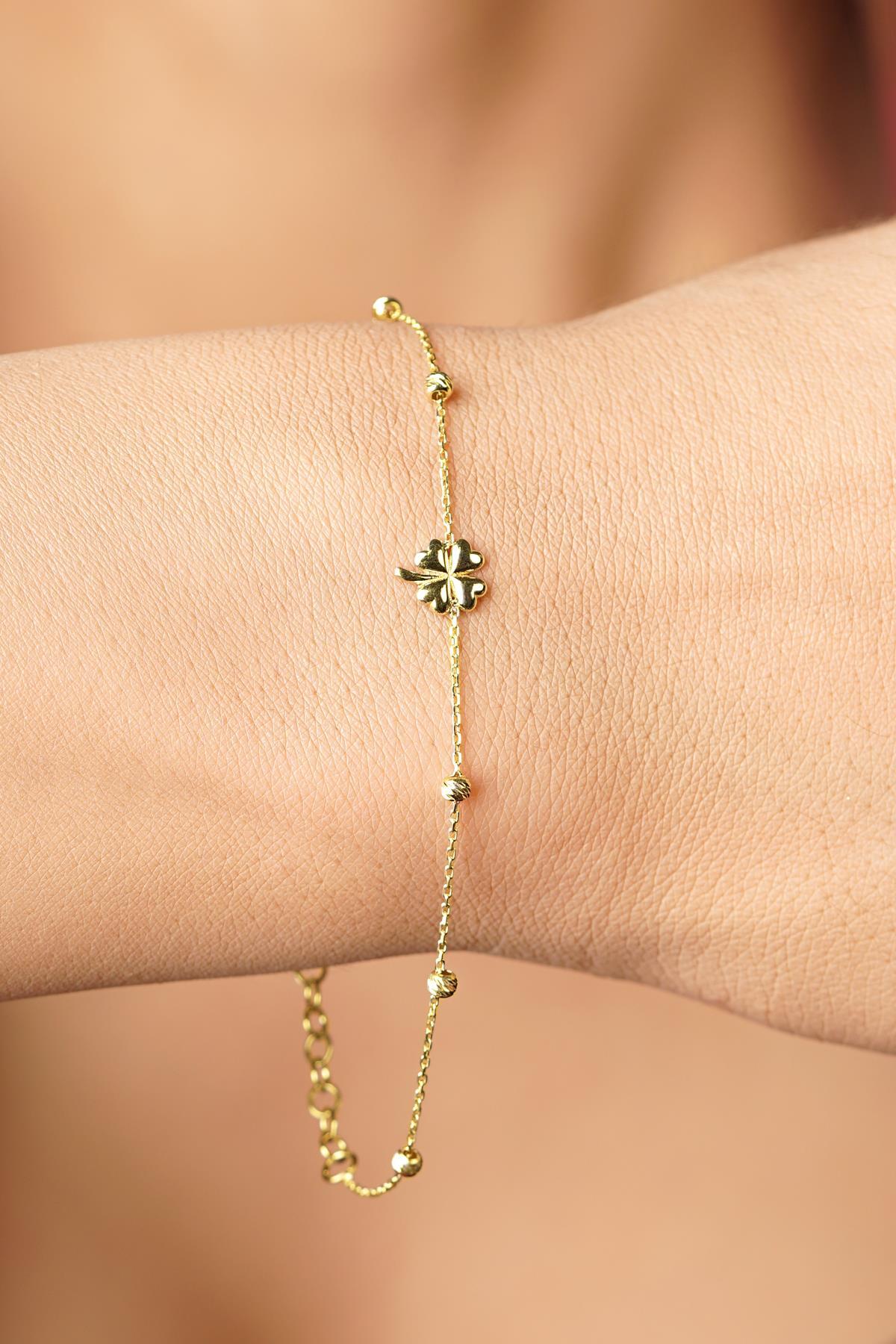 14 Ayar Altın Dorika Top Detaylı Yonca Bileklik - Fiyonk Kuyumculuk (1)