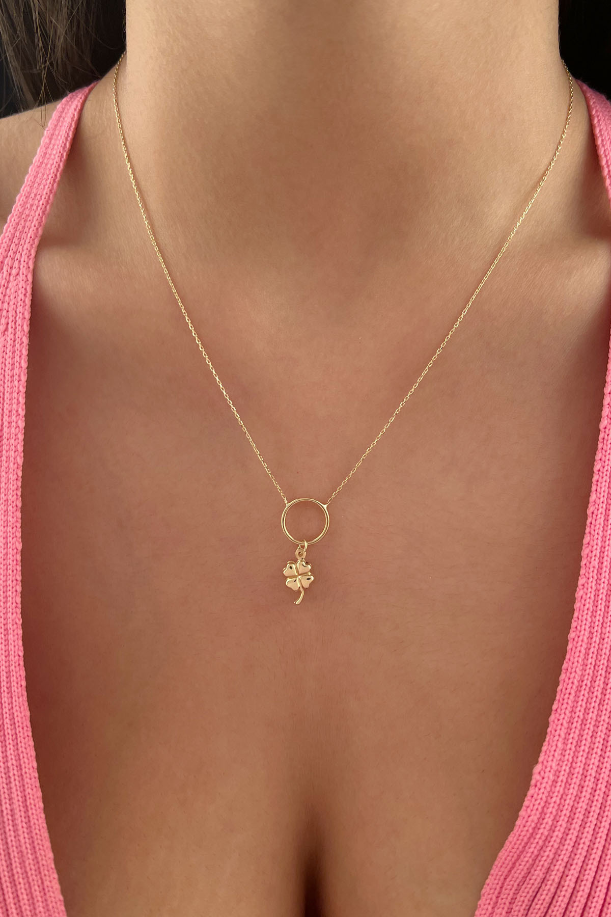 14 Ayar Altın Halka İçerisinde Yonca Sallantılı Kolye - Fiyonk Kuyumculuk (1)