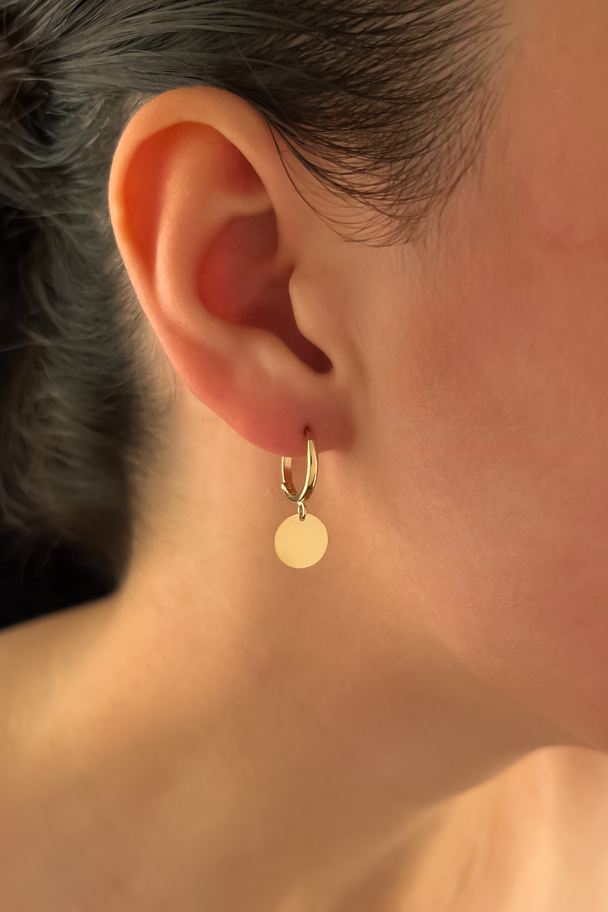 14 Ayar Altın Halka Sallantılı Plaka Küpe - Fiyonk Kuyumculuk (1)