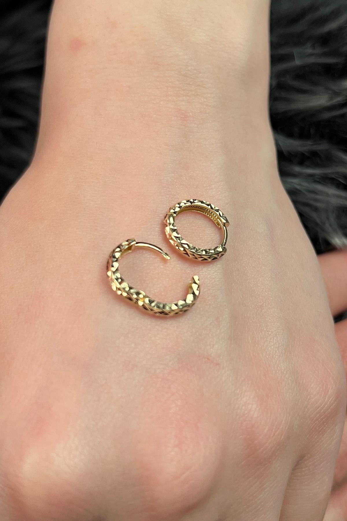 14 Ayar Altın Işıltılı Halka Küpe 3 - Fiyonk Kuyumculuk (1)