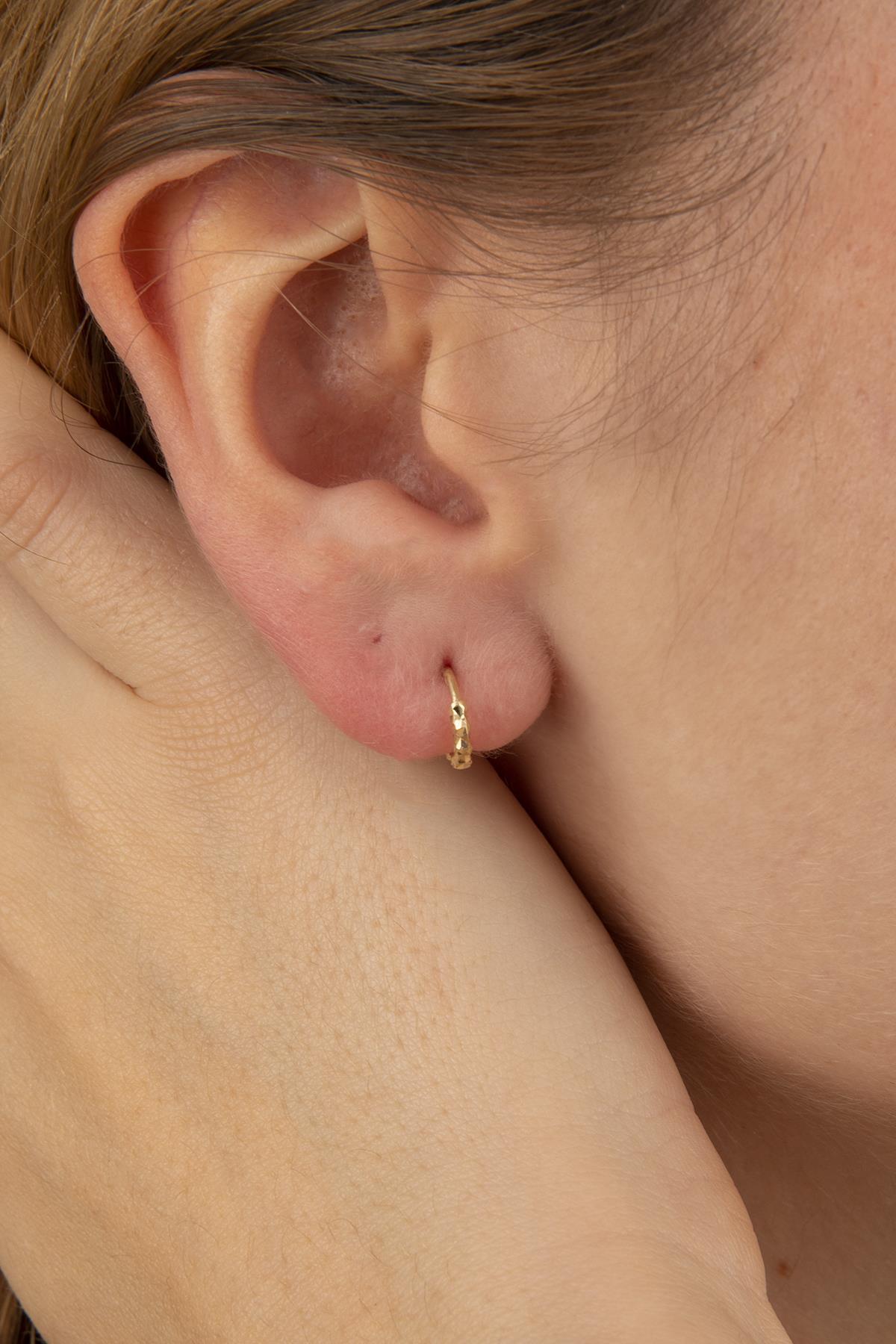 14 Ayar Altın Işıltılı Halka Küpe Küçük - Fiyonk Kuyumculuk (1)