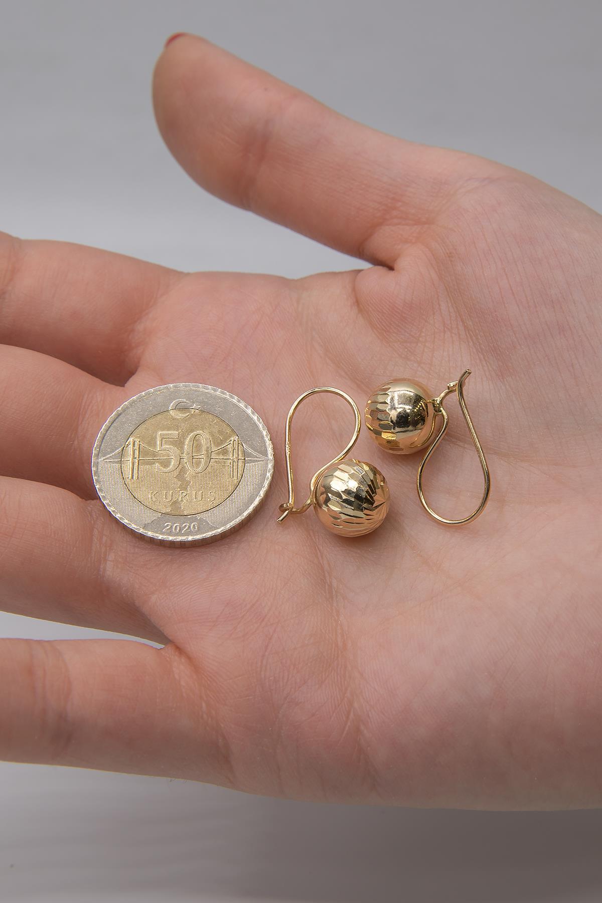 14 Ayar Altın Işıltılı Kalemli Orta Top Küpe - Fiyonk Kuyumculuk (1)