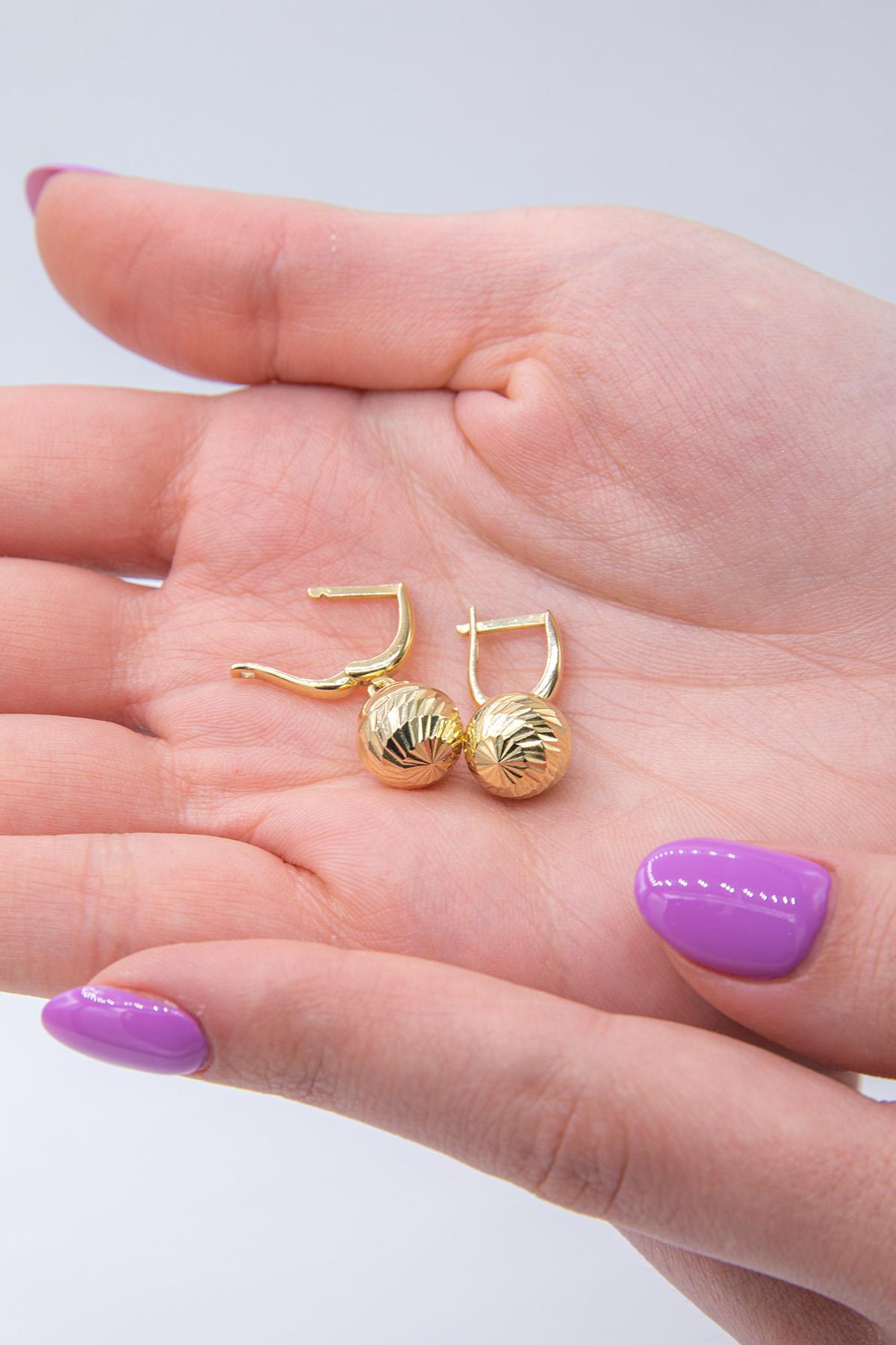 14 Ayar Altın Işıltılı Top Sallantılı Halka Küpe - Fiyonk Kuyumculuk (1)