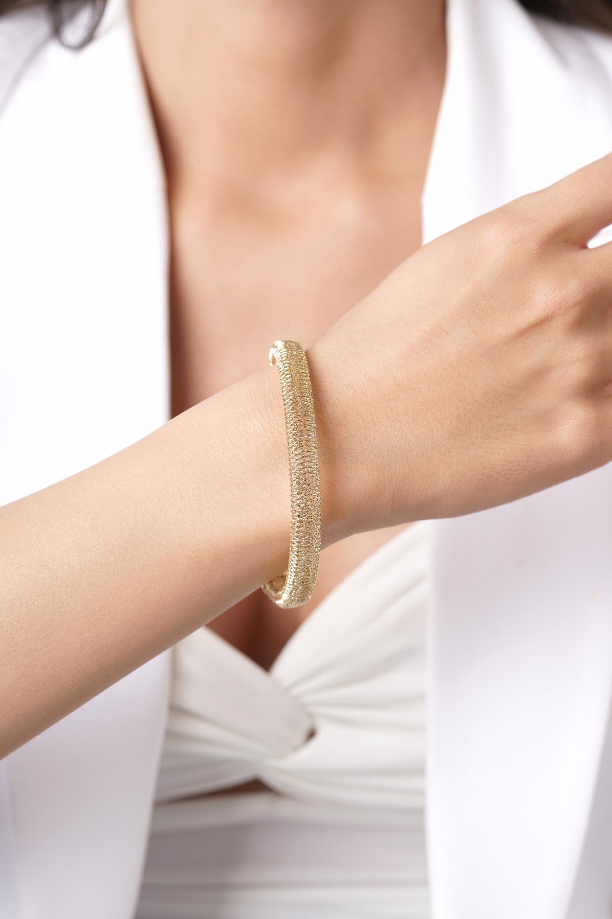 14 Ayar Altın İtalyan Çapraz Örme Kelepçe Bileklik - Fiyonk Kuyumculuk (1)