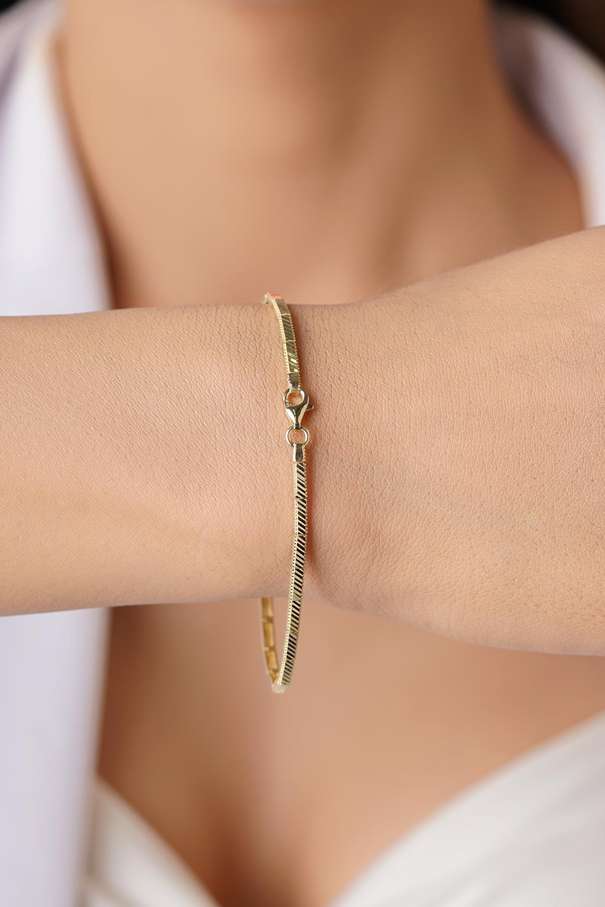 14 Ayar Altın Kalem Desenli Ajda Bileklik - Fiyonk Kuyumculuk (1)