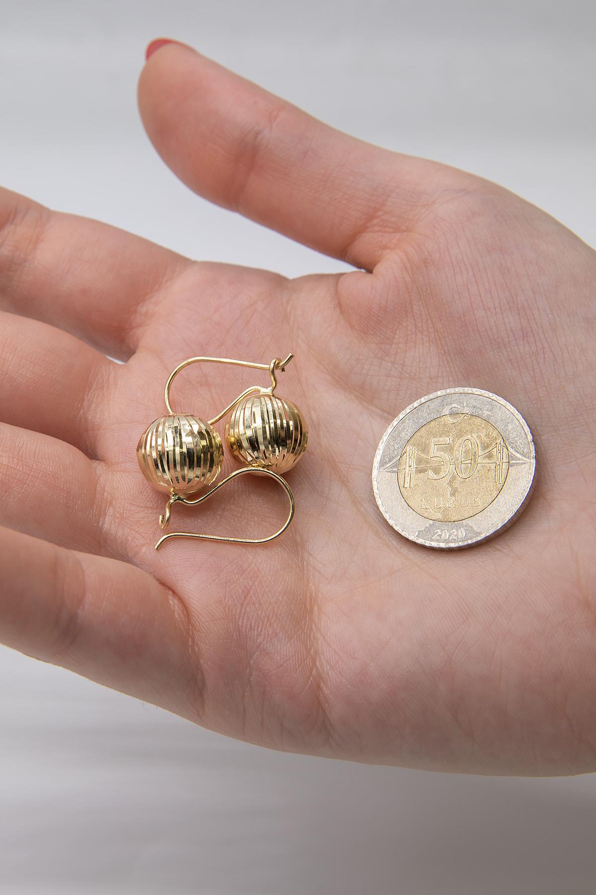 14 Ayar Altın Kalem İşlemeli Büyük Top Küpe - Fiyonk Kuyumculuk (1)