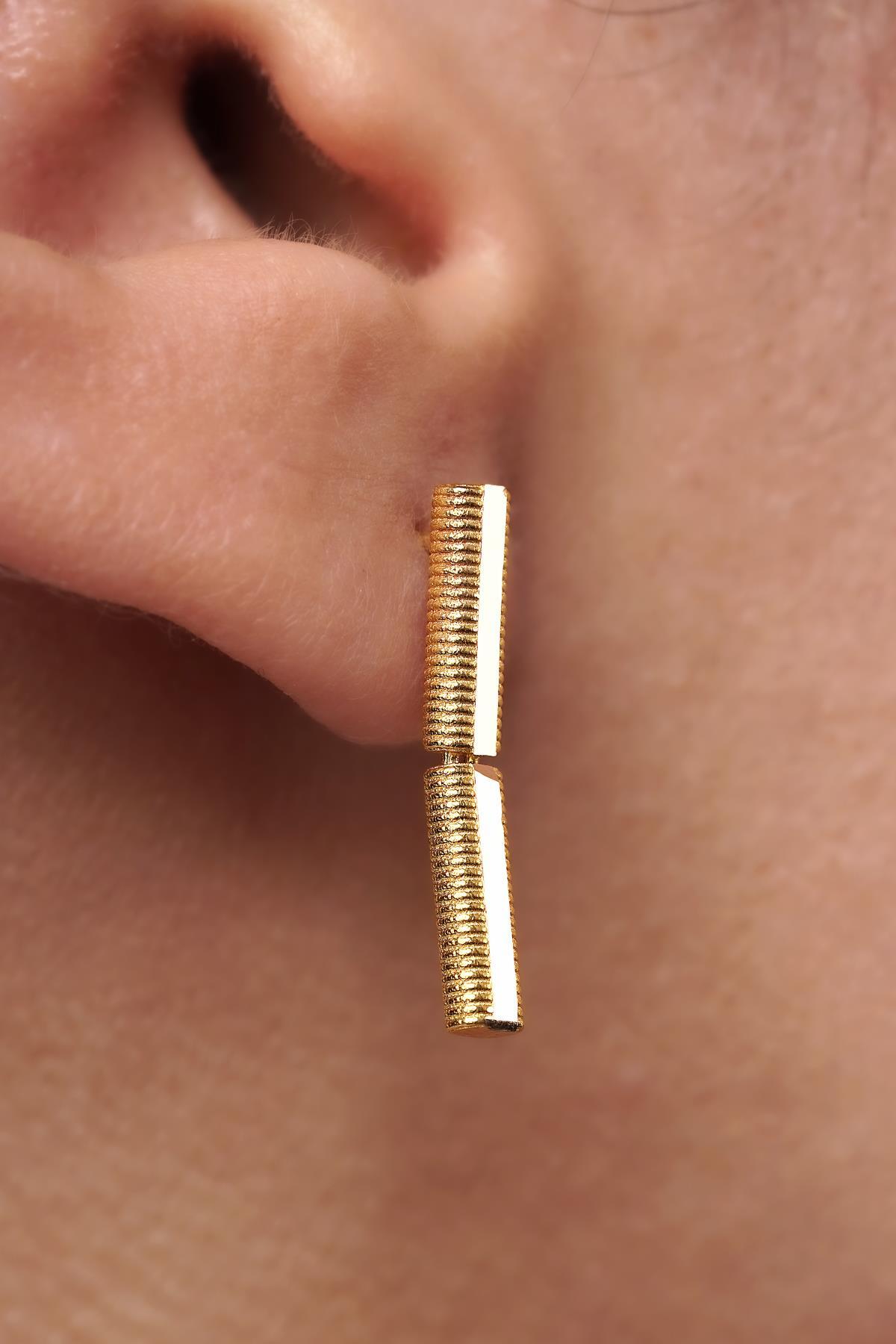 14 Ayar Altın Kalemli Ajda Küpe - Fiyonk Kuyumculuk