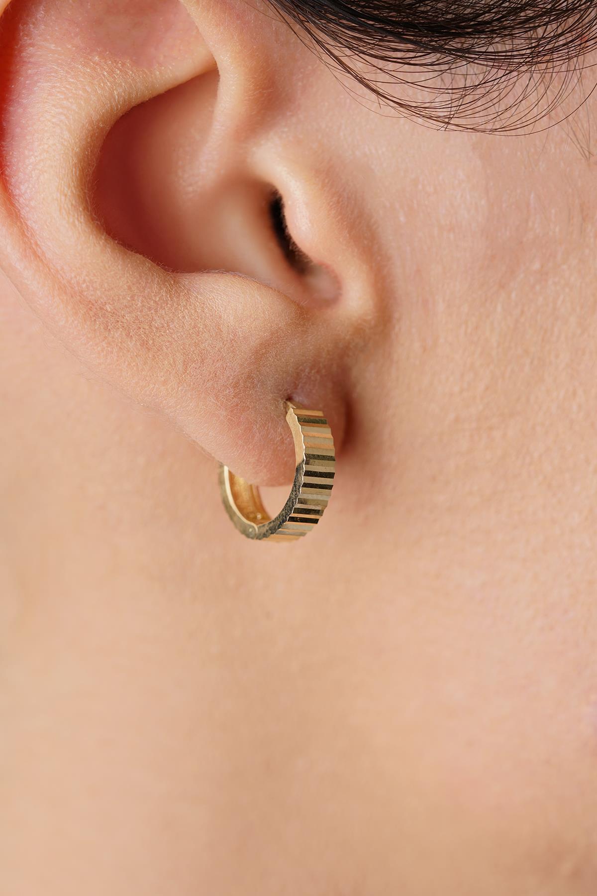 14 Ayar Altın Kalemli Mini Halka Küpe - Fiyonk Kuyumculuk