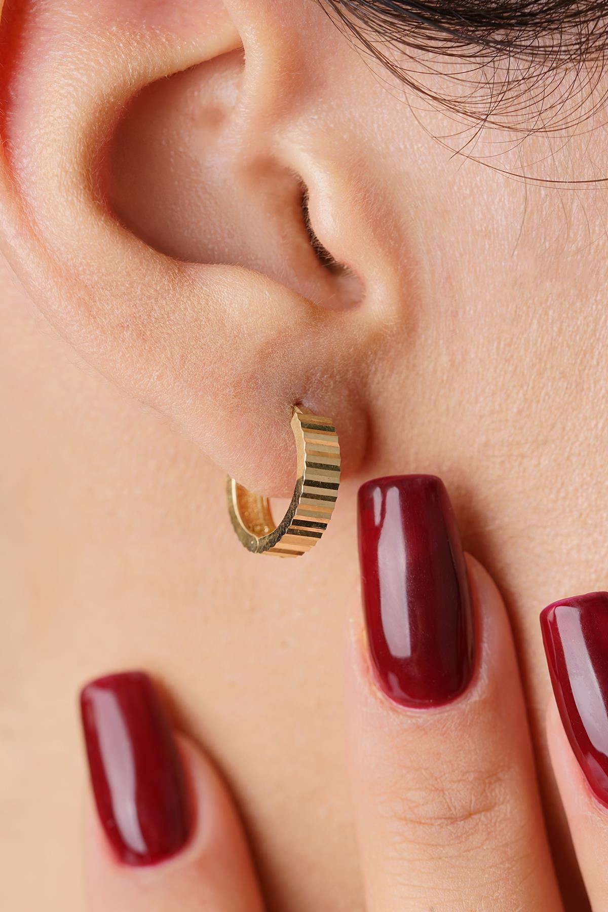 14 Ayar Altın Kalemli Mini Halka Küpe - Fiyonk Kuyumculuk (1)