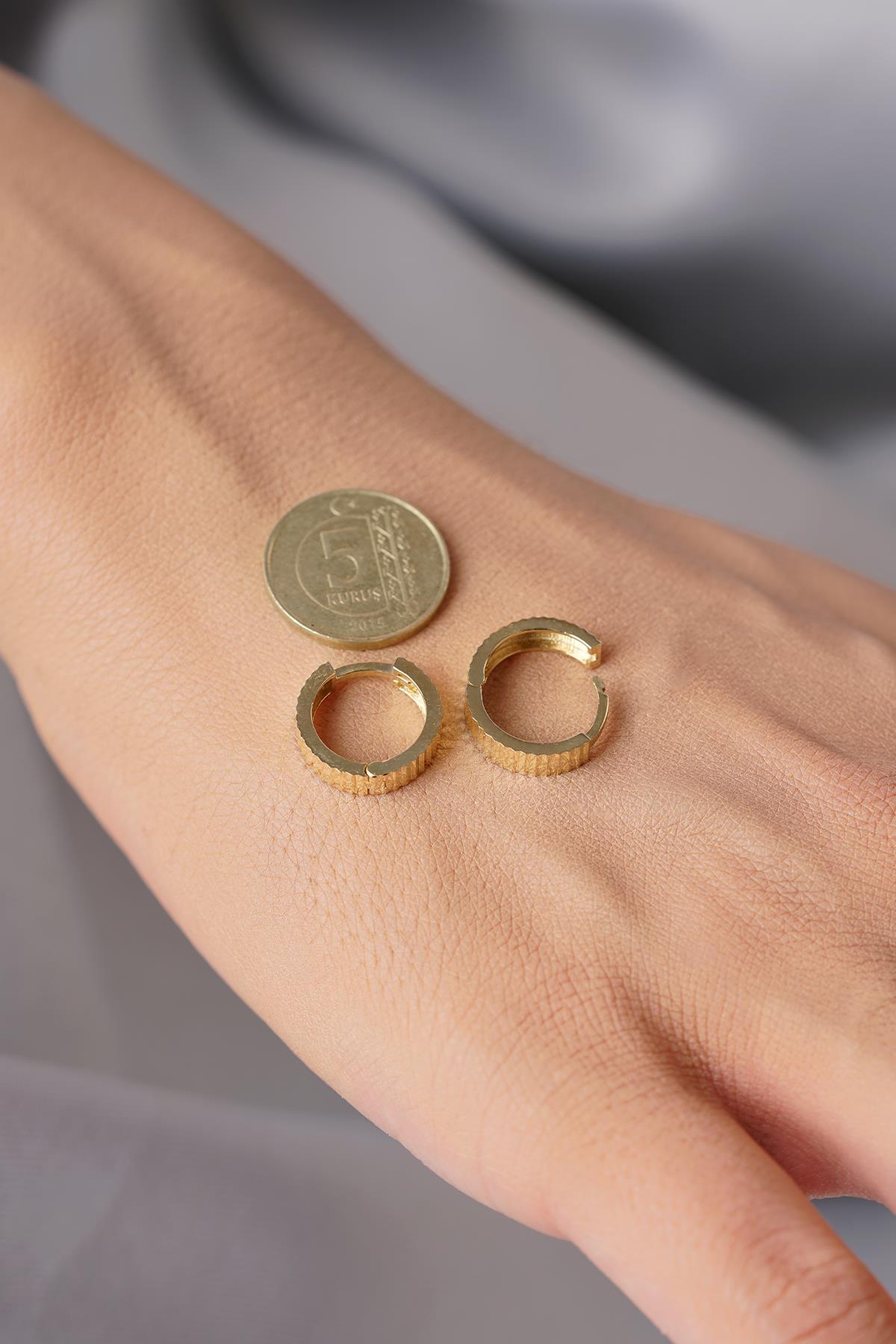 14 Ayar Altın Kalemli Mini Halka Küpe - Fiyonk Kuyumculuk (1)