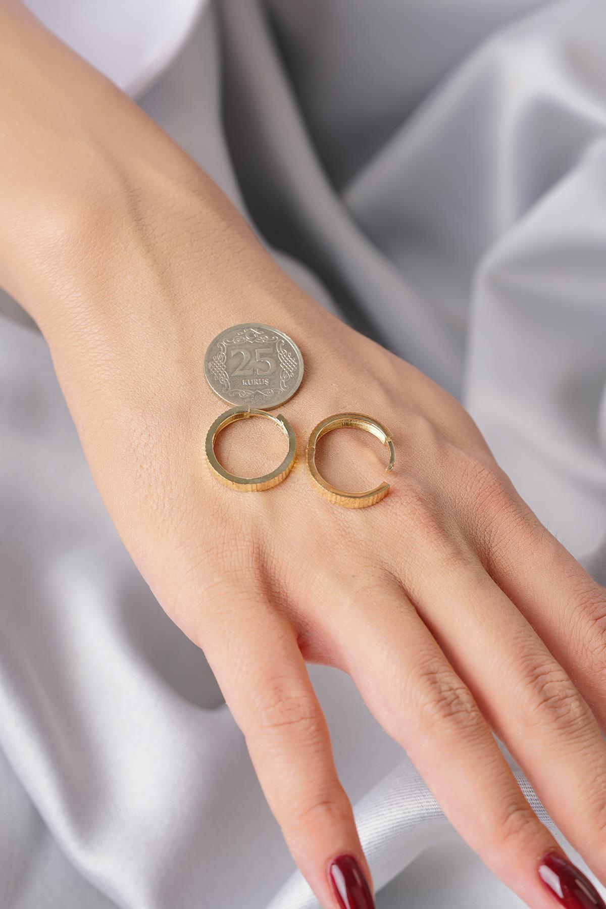 14 Ayar Altın Kalemli Orta Halka Küpe - Fiyonk Kuyumculuk (1)