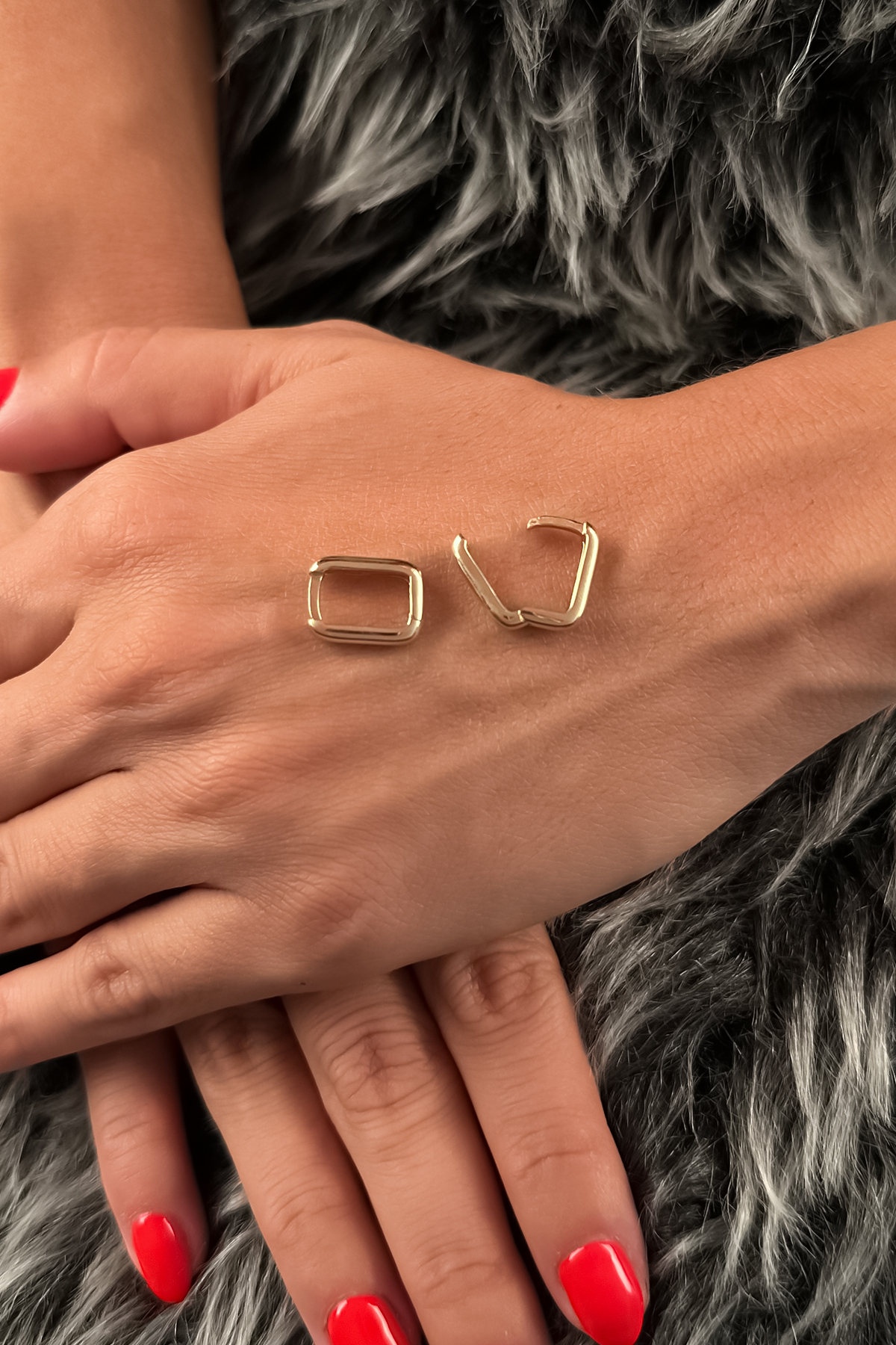 14 Ayar Altın Kalın Dikdörtgen Küpe - Fiyonk Kuyumculuk (1)