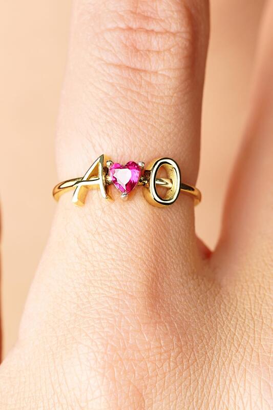 14 Ayar Altın Kırmızı Kalpli Kişiye Özel Tasarım Harfli Yüzük - Fiyonk Kuyumculuk