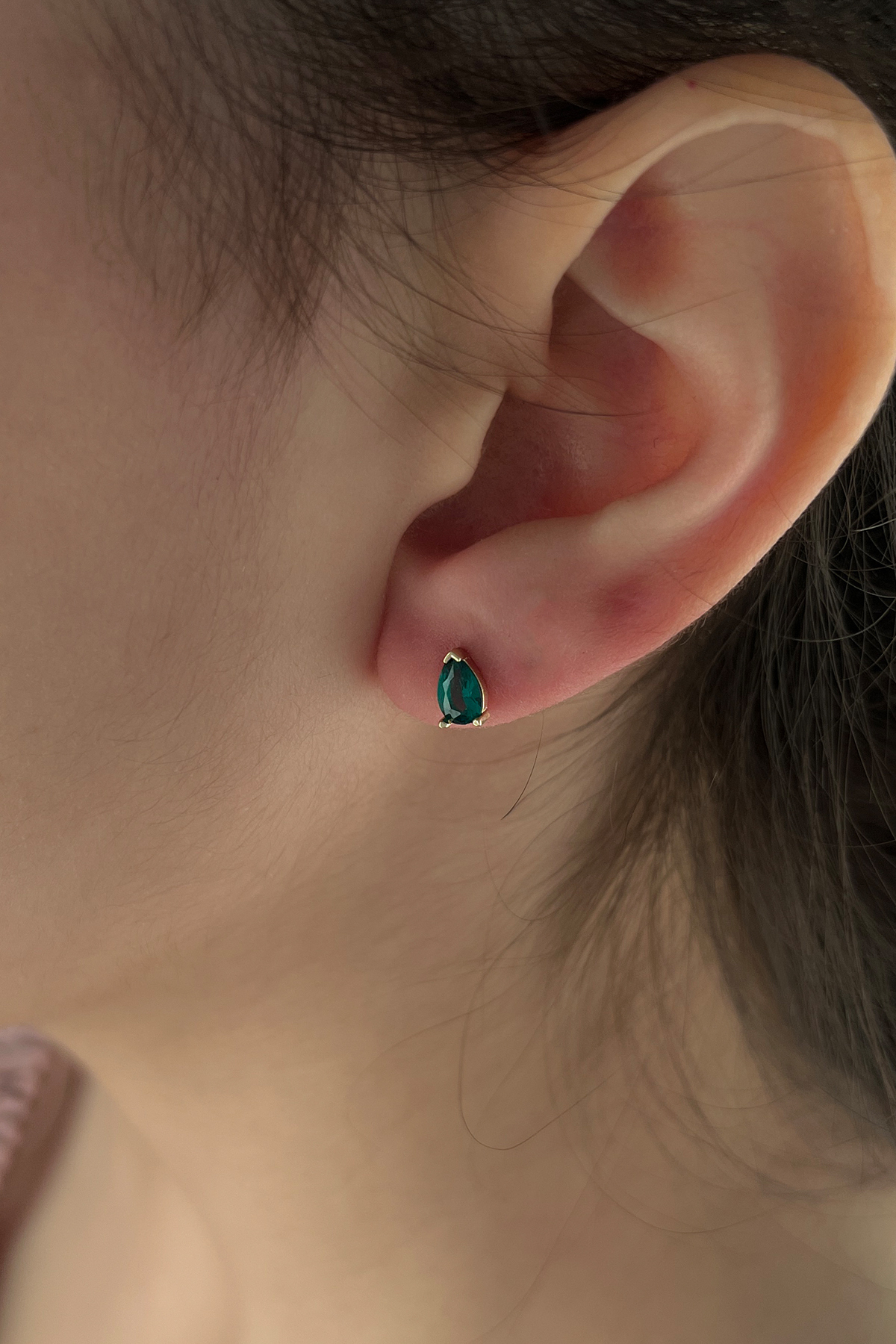 14 Ayar Altın Kök Zümrüt Damla Taş Detaylı Küpe - Fiyonk Kuyumculuk (1)