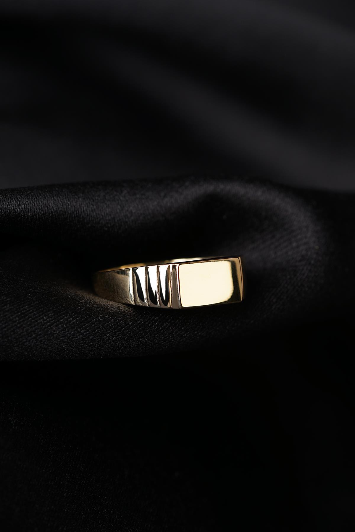 14 Ayar Altın Köşeli Şövalye Erkek Yüzük - Fiyonk Kuyumculuk (1)