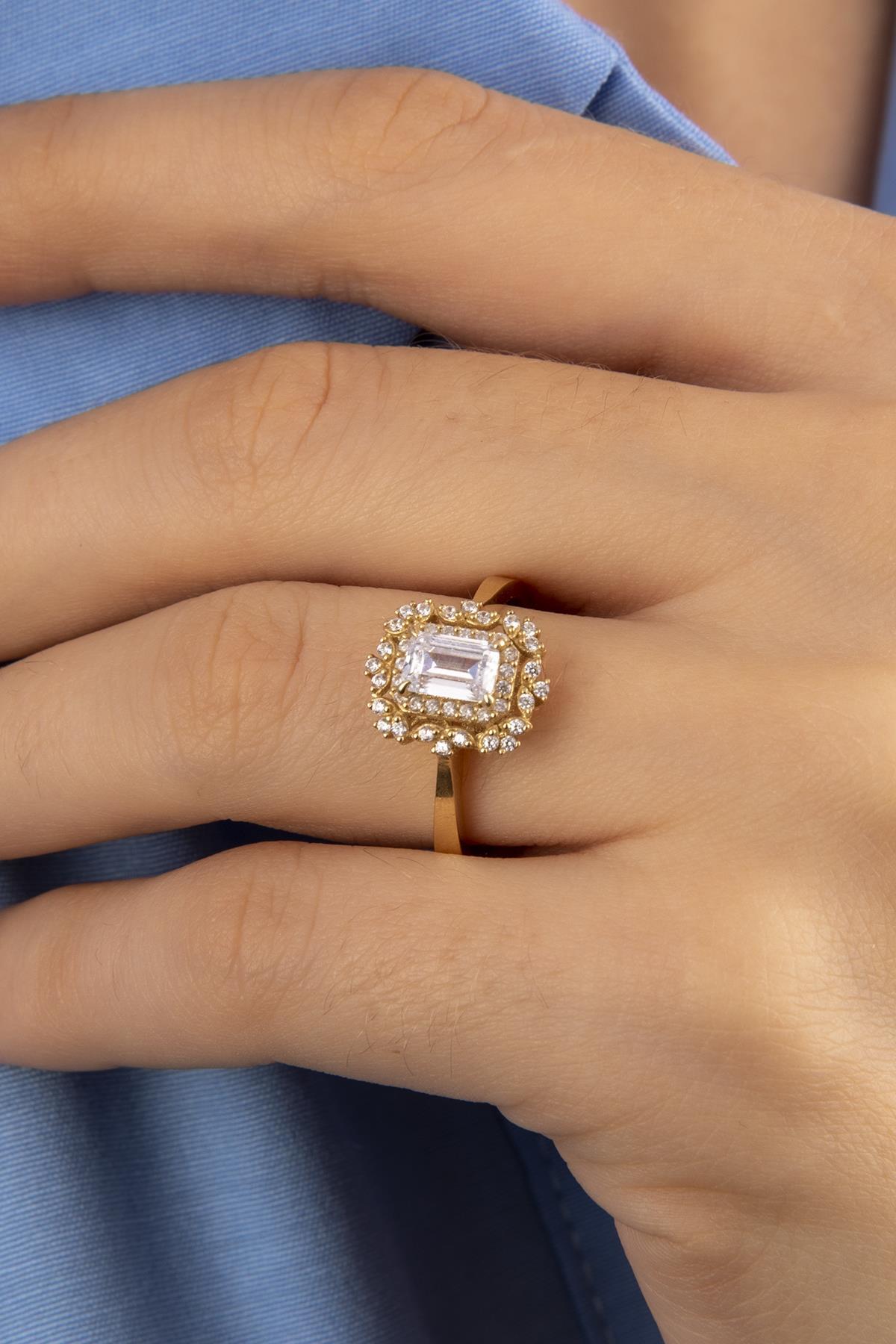 14 Ayar Altın Kraliçe Baget Yüzük Sarı - Fiyonk Kuyumculuk (1)