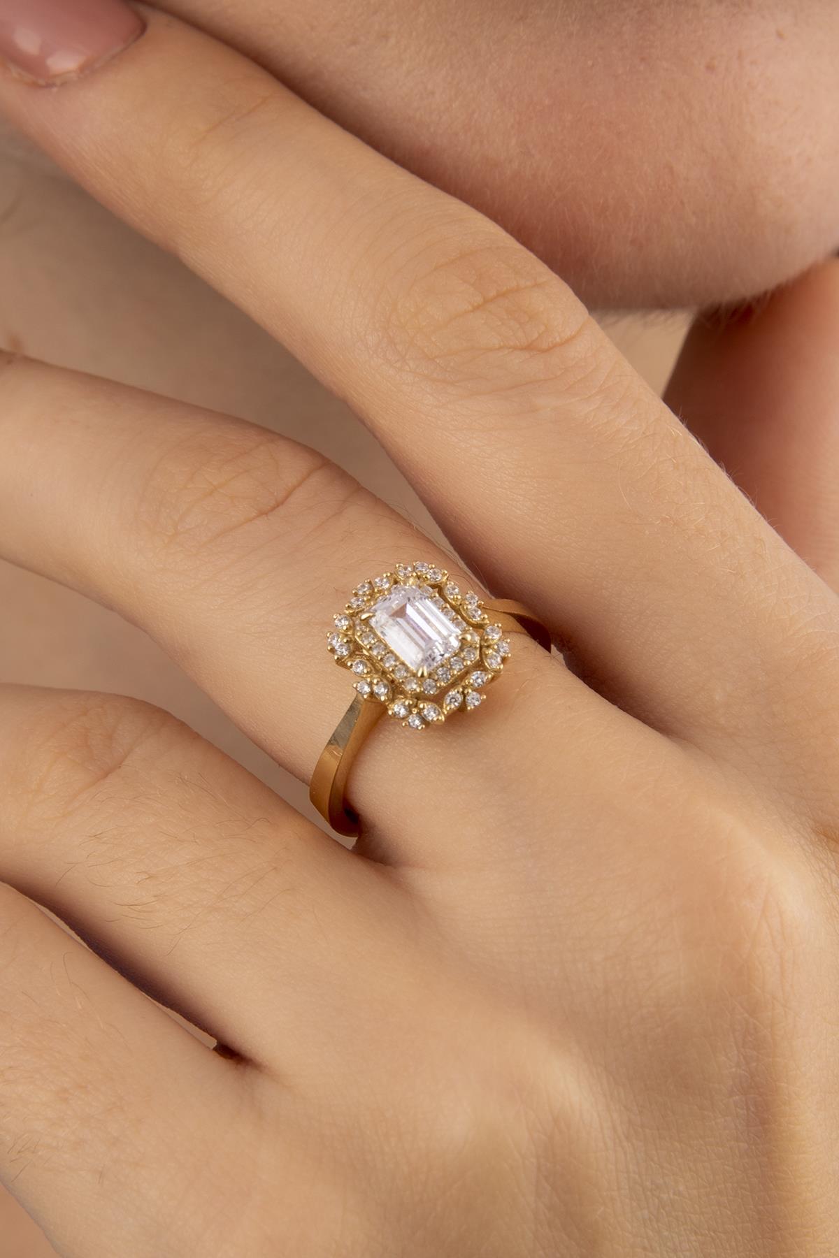 14 Ayar Altın Kraliçe Baget Yüzük Sarı - Fiyonk Kuyumculuk (1)