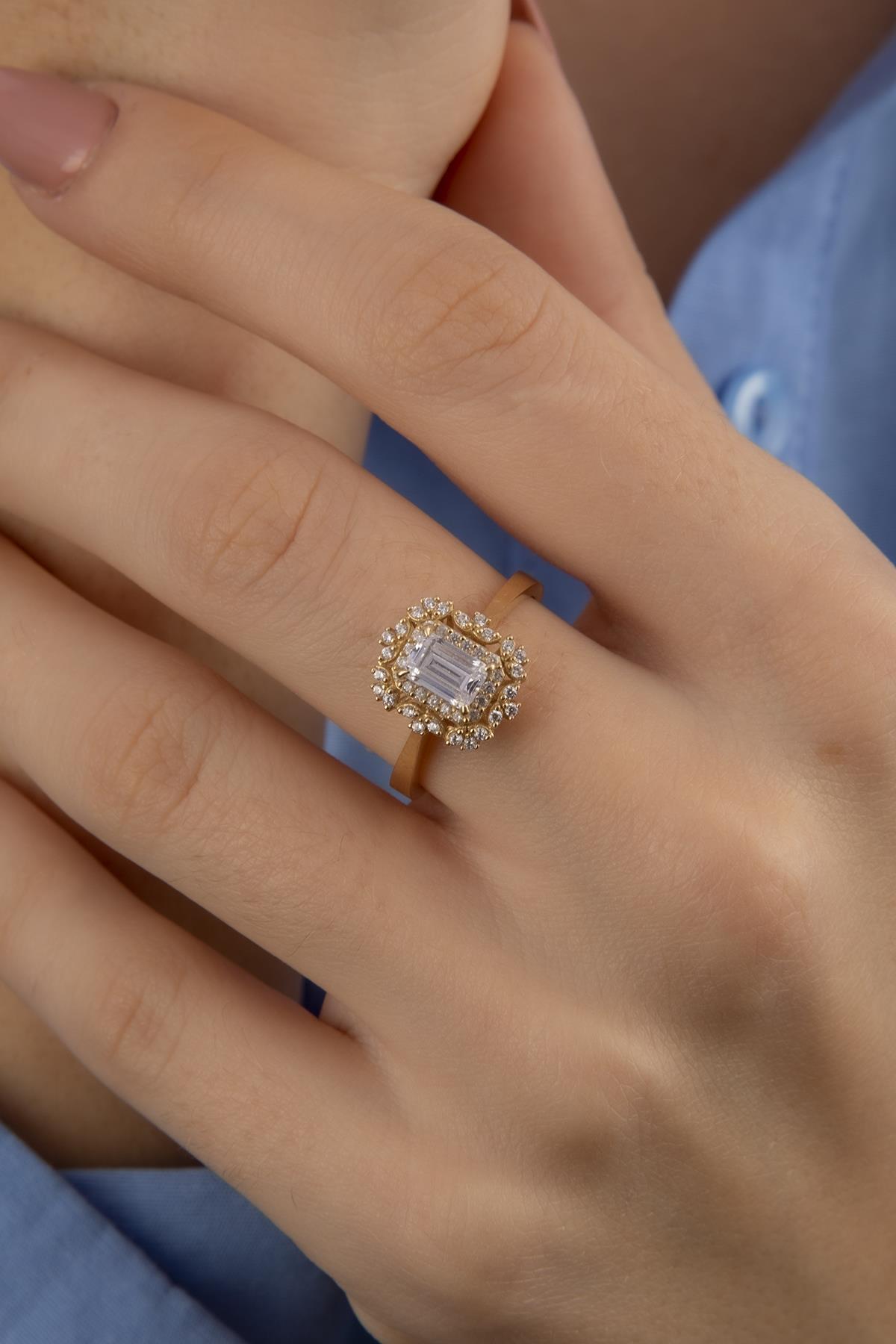 14 Ayar Altın Kraliçe Baget Yüzük Sarı - Fiyonk Kuyumculuk (1)