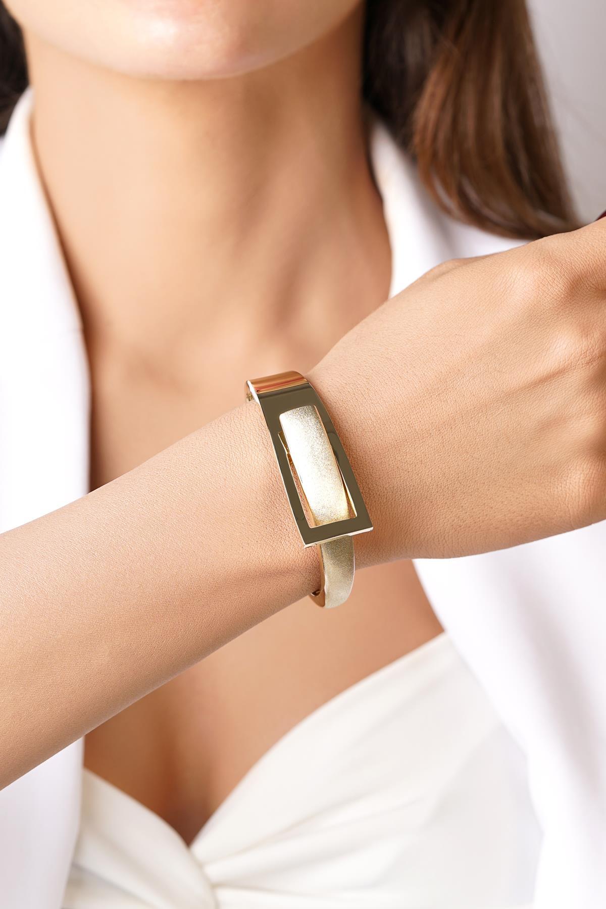 14 Ayar Altın Kumlu Tasarım Kemer Kelepçe Bilezik - Fiyonk Kuyumculuk