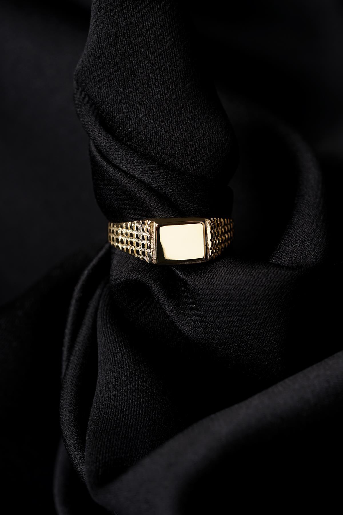 14 Ayar Altın Küp İşlemeli Şövalye Erkek Yüzük - Fiyonk Kuyumculuk (1)