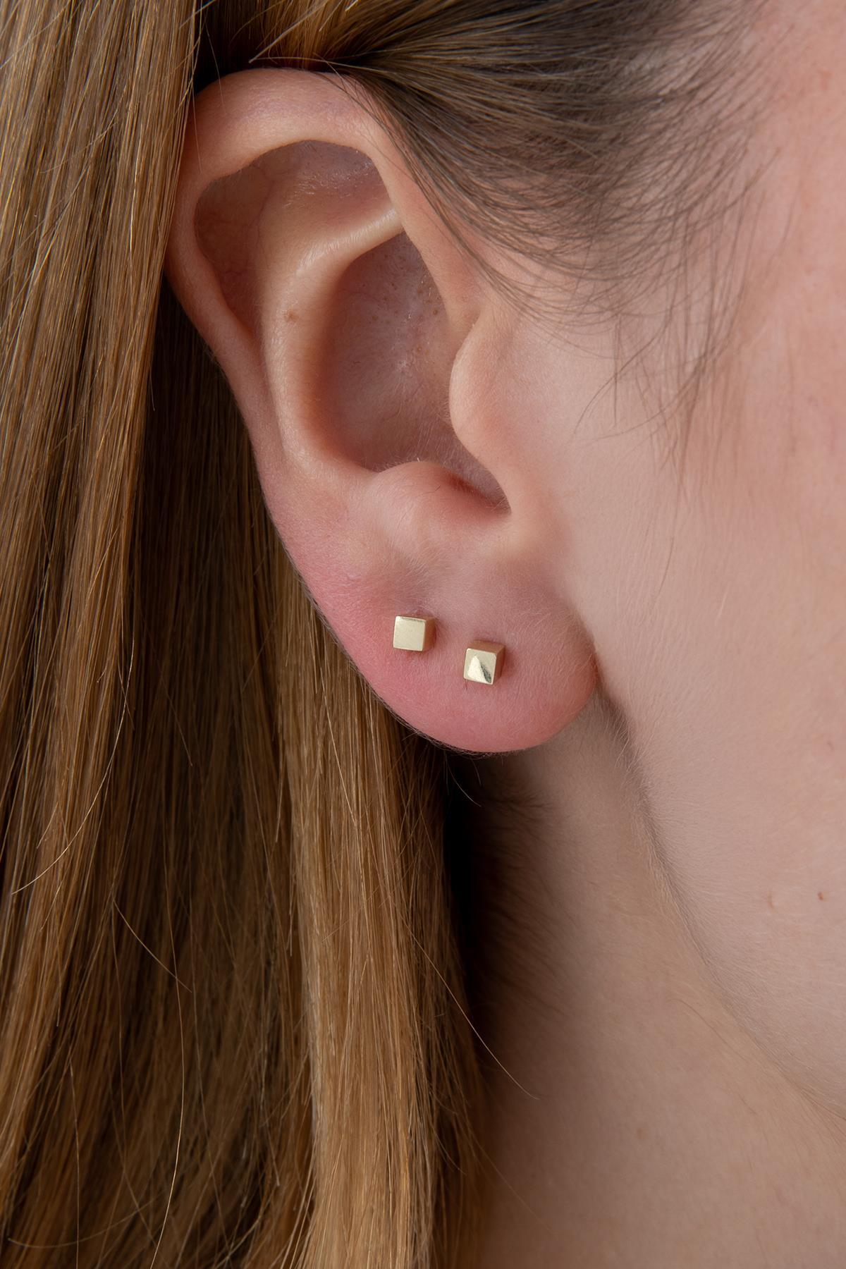 14 Ayar Altın Mini Küp Küpe - Fiyonk Kuyumculuk (1)