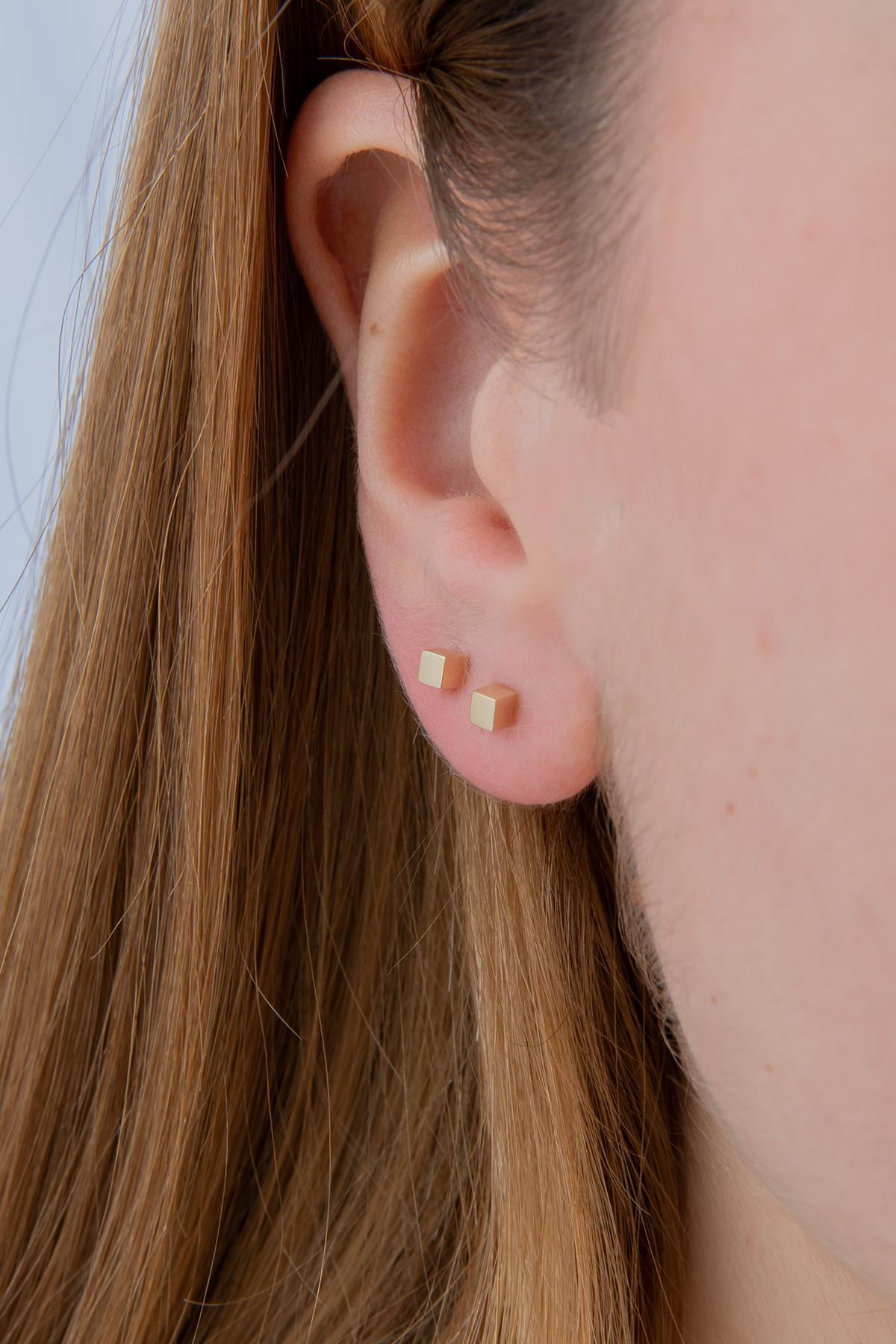 14 Ayar Altın Mini Küp Küpe - Fiyonk Kuyumculuk (1)