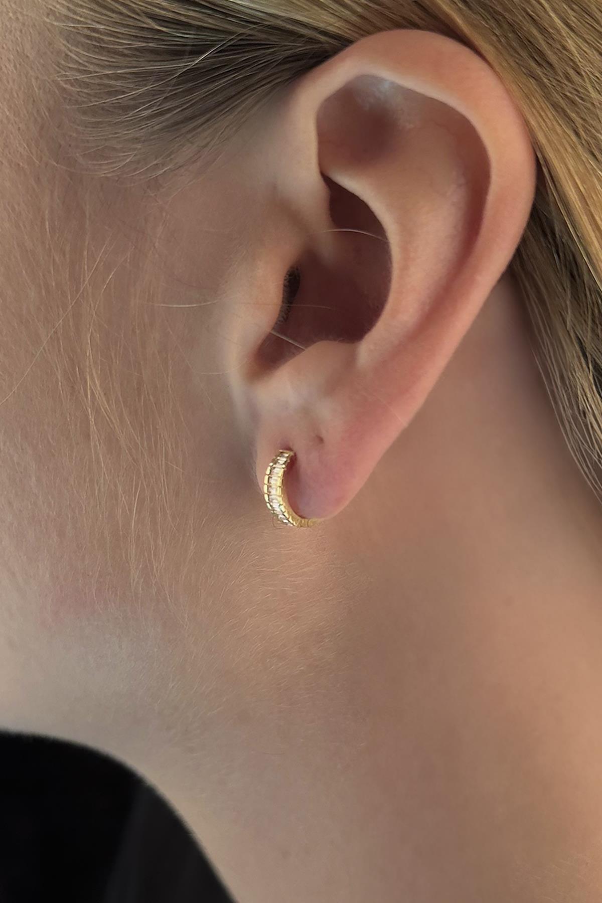 14 Ayar Altın Mini Taş Detaylı Halka Küpe - Fiyonk Kuyumculuk (1)