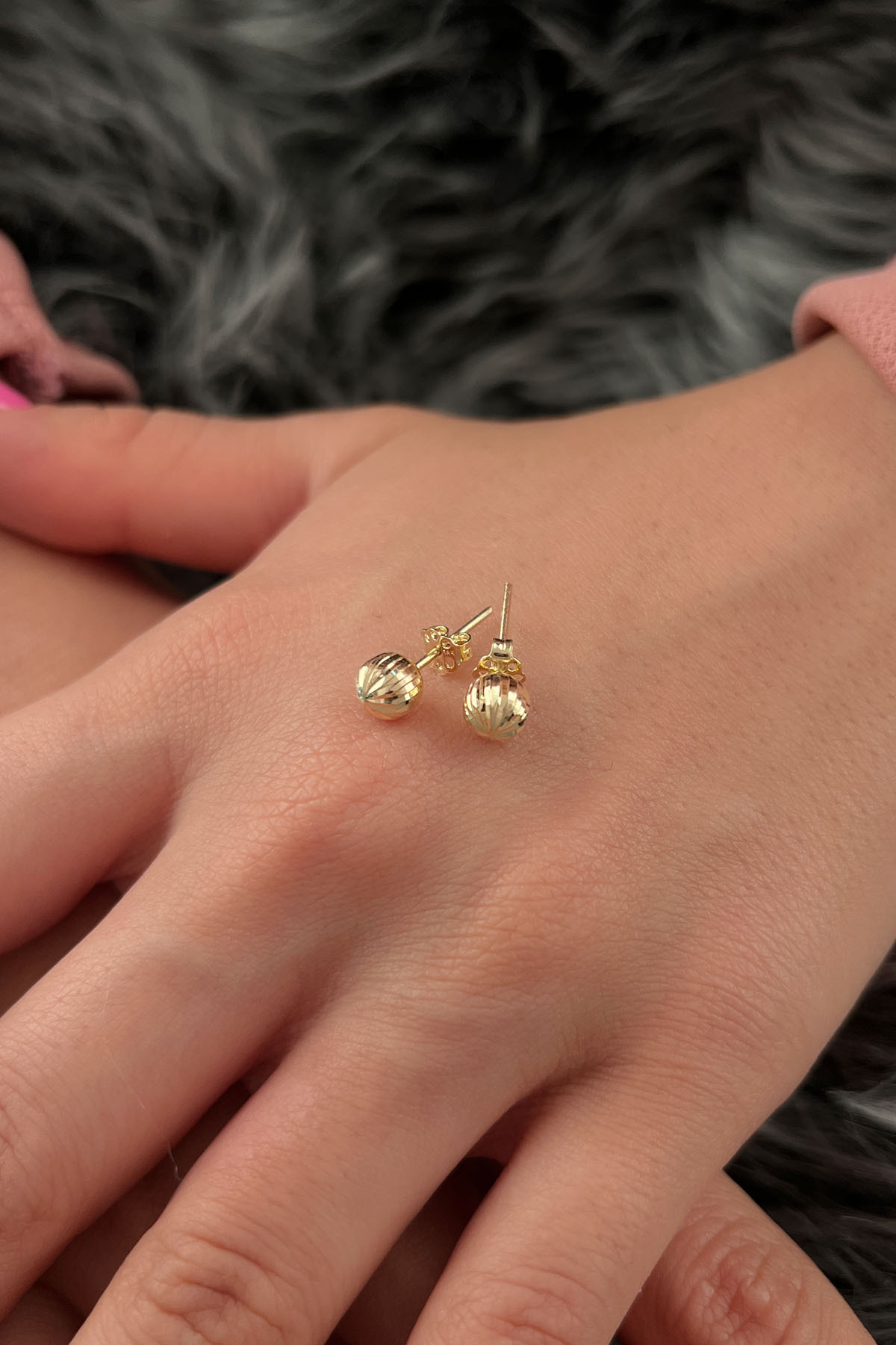 14 Ayar Altın Sarı Işıltılı Top Küpe Orta - Fiyonk Kuyumculuk (1)